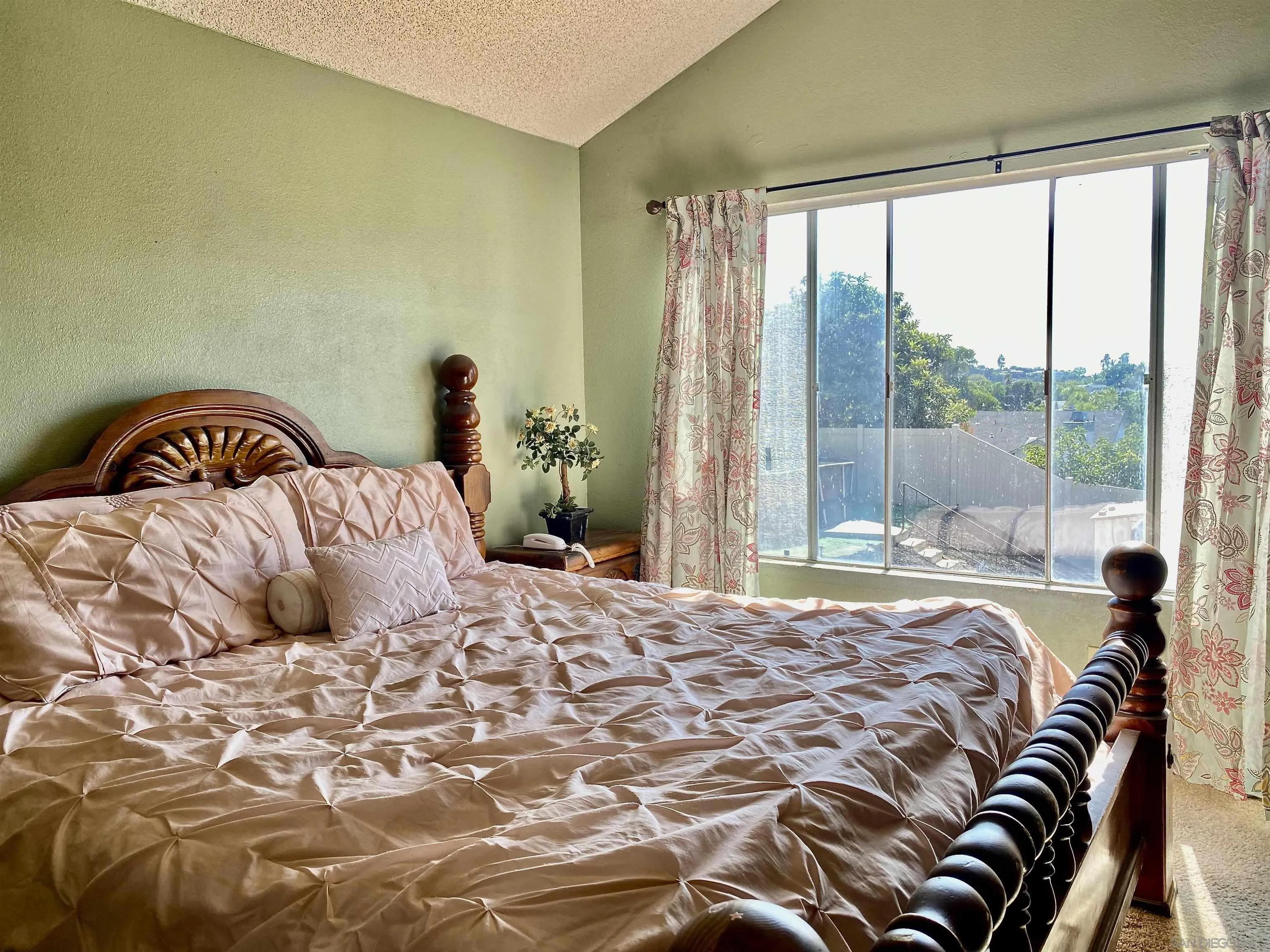https://cdn.realtyfeed.com/cdn/127/260022430/f9c75c44936f6015edeca9a4d2bd9c0f.webp