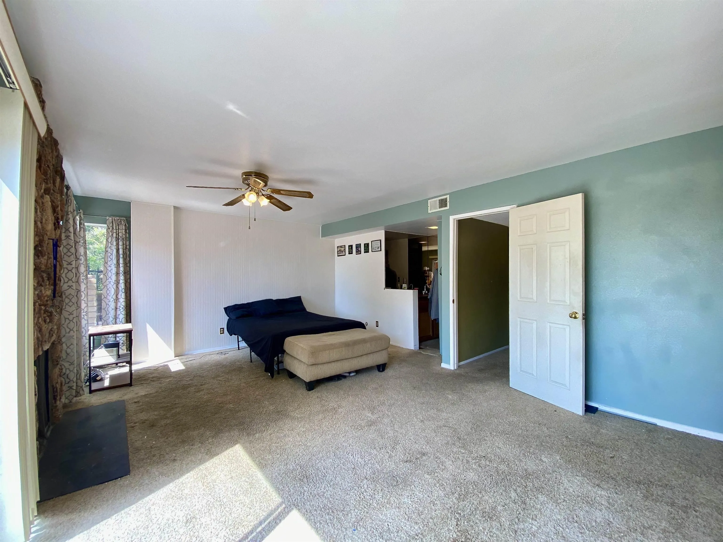 https://cdn.realtyfeed.com/cdn/127/260022430/fa7832350c2e4e246ad613d39951dde4.webp