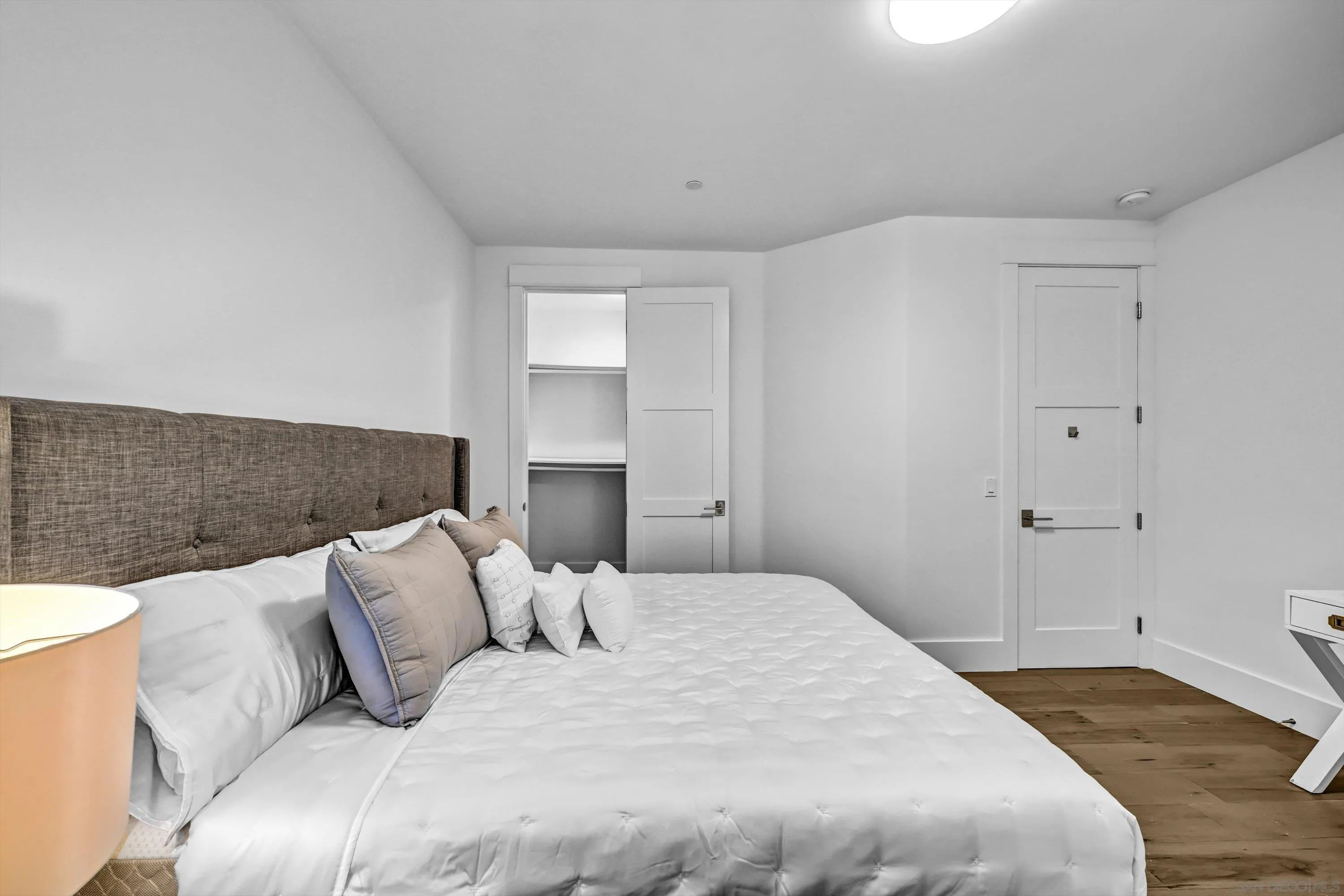 https://cdn.realtyfeed.com/cdn/127/260022431/280287f15f5219f7dafc958162388663.webp
