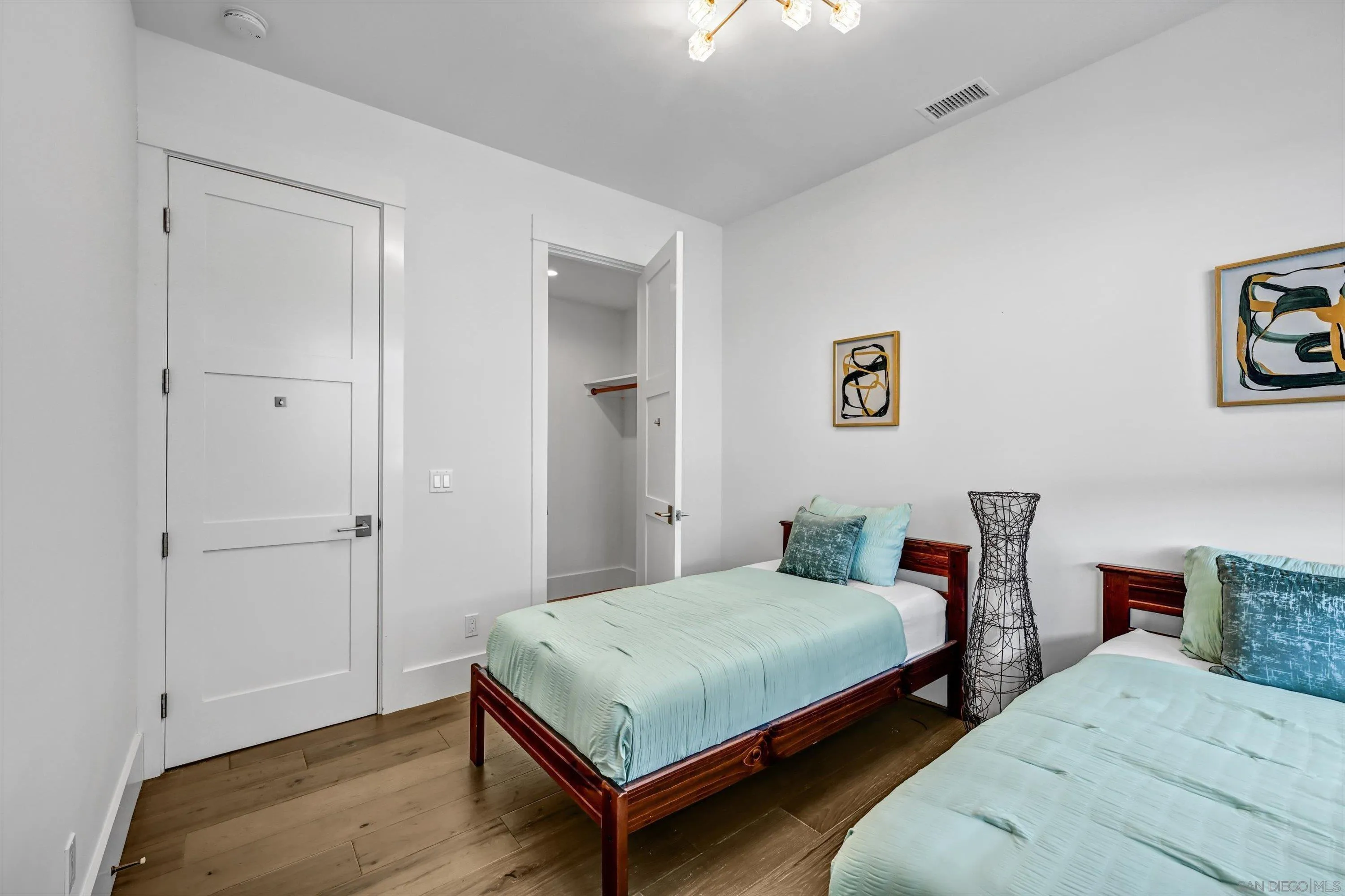 https://cdn.realtyfeed.com/cdn/127/260022431/29763cbd2e0b737e0bf205d3b6d1cf1a.webp