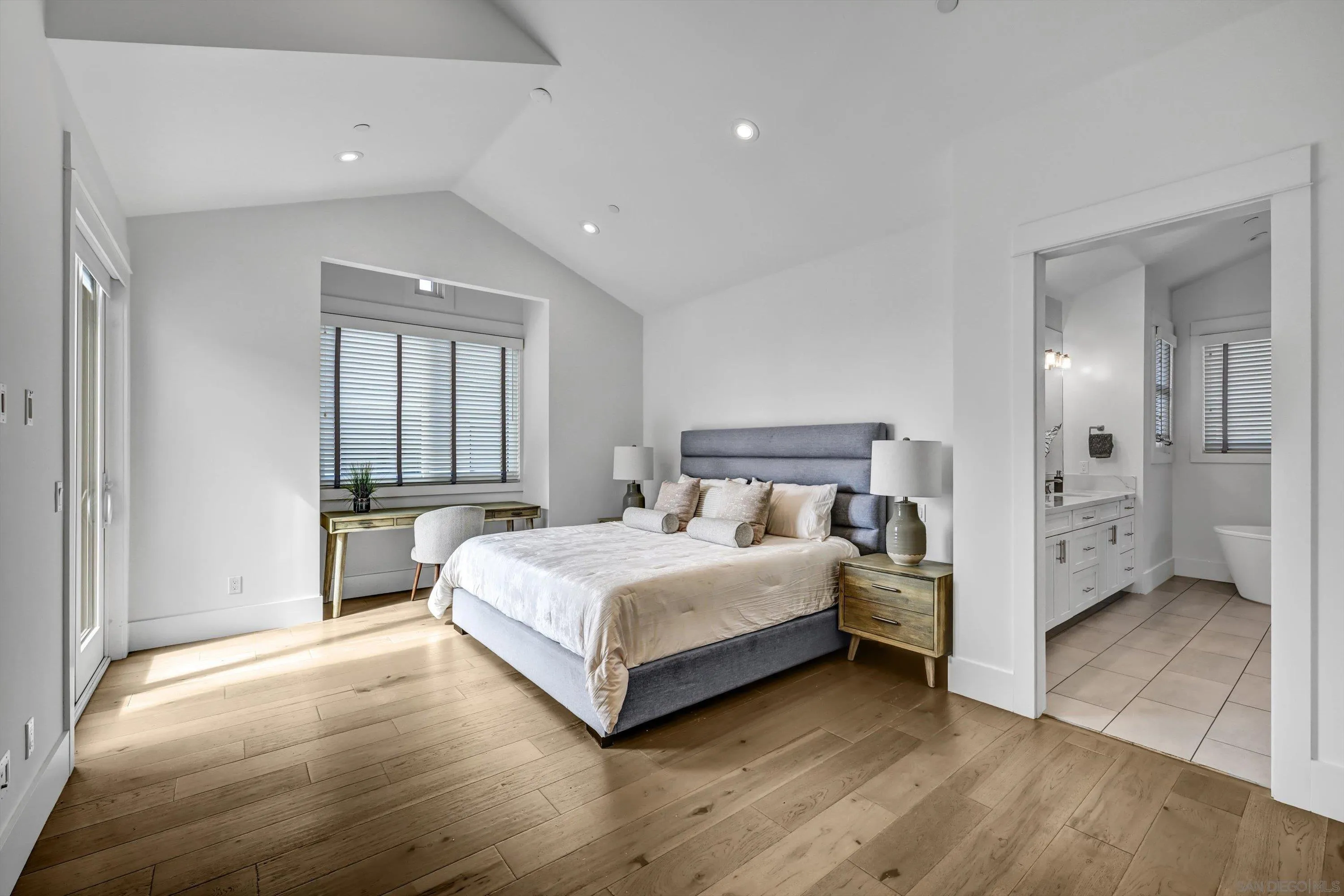 https://cdn.realtyfeed.com/cdn/127/260022431/9cd0ca3369019fe587b176105377bdc0.webp