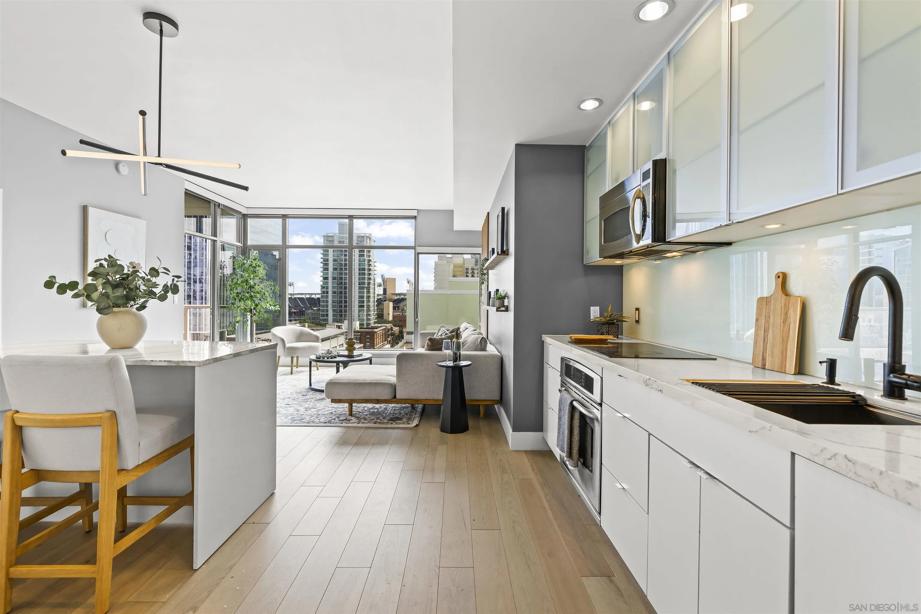 575 6th Ave Unit 804, San Diego, CA 92101 - Main photo, San Diego, CA