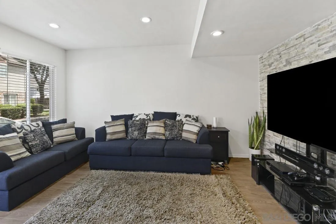 https://cdn.realtyfeed.com/cdn/127/260022443/295a5ca59d8a72924b7a5bc76af46397.webp