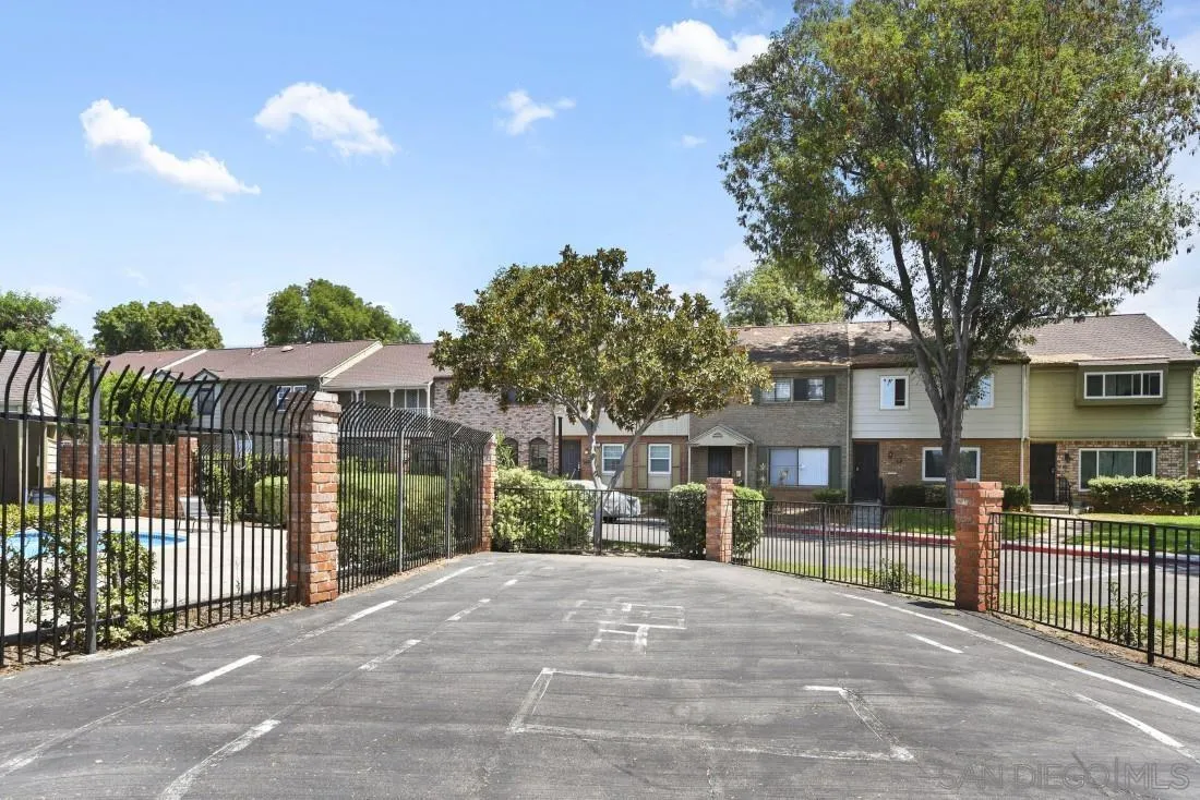https://cdn.realtyfeed.com/cdn/127/260022443/ba06c4ba844eb5f0bb6bb08e2e90e9ad.webp