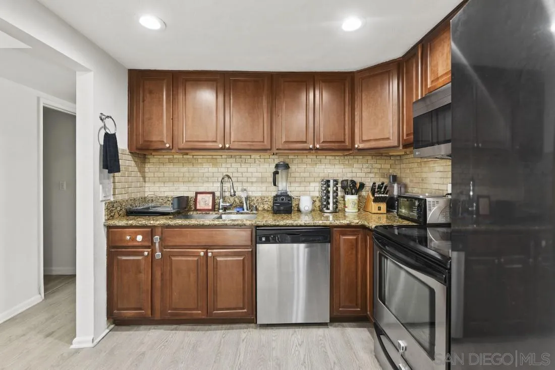 https://cdn.realtyfeed.com/cdn/127/260022443/f26212bdf28513ef0f23496b50f76694.webp