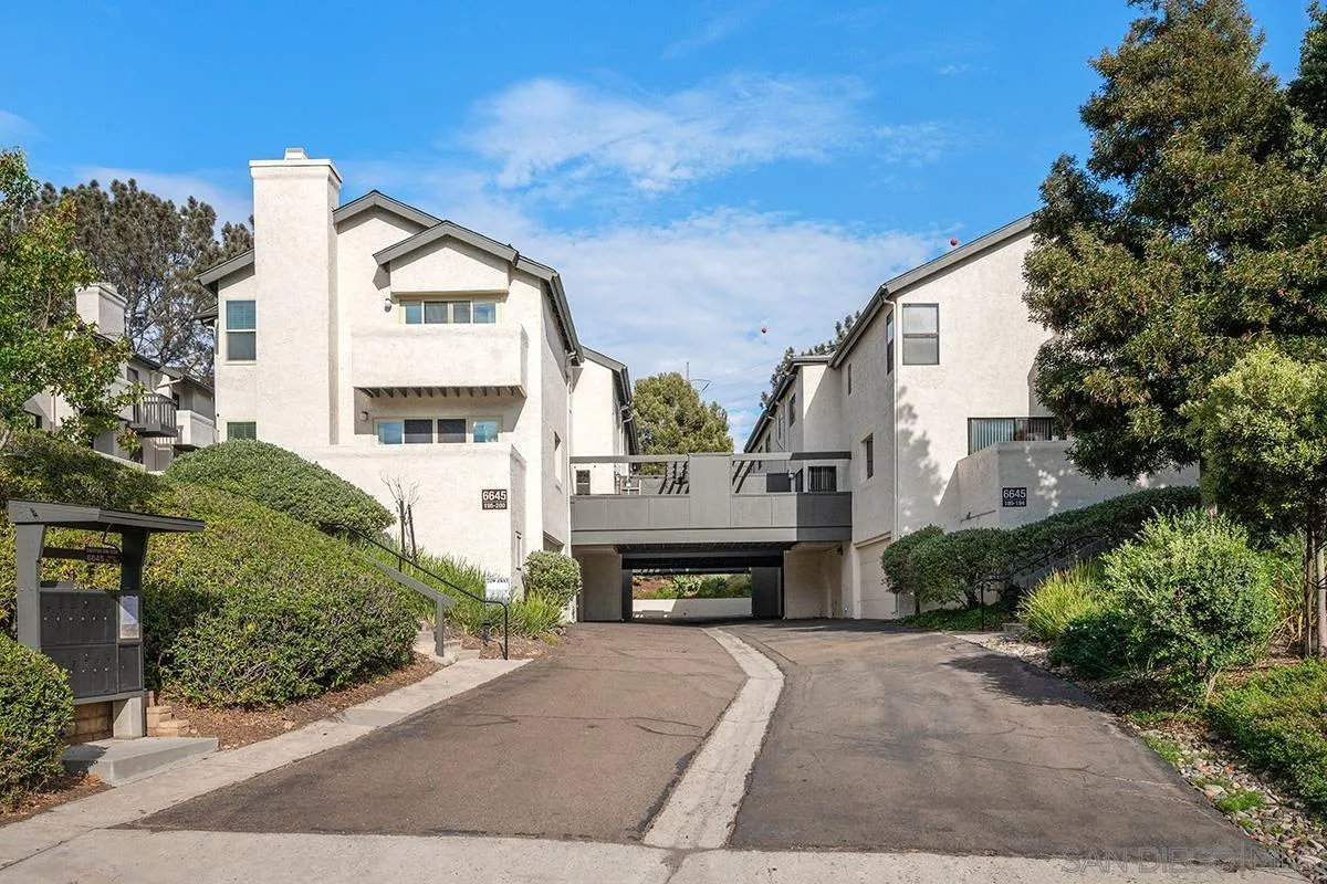https://cdn.realtyfeed.com/cdn/127/260022448/37e03baeb378edfdeb8766b77e9b33f9.webp