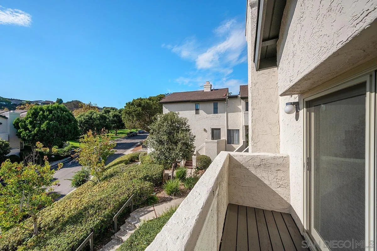 https://cdn.realtyfeed.com/cdn/127/260022448/afd389636e428bf72b161ca726094c45.webp
