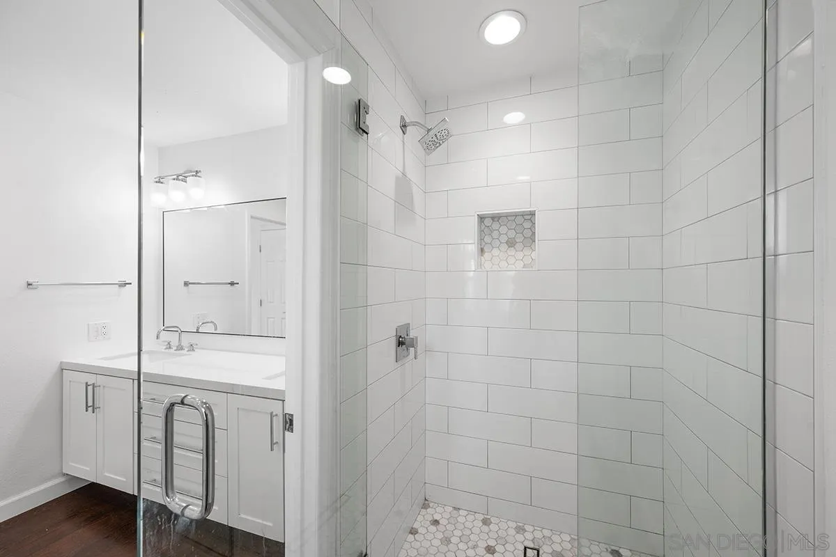 https://cdn.realtyfeed.com/cdn/127/260022448/bad79c53deb402c8dadd8d04b43920c4.webp