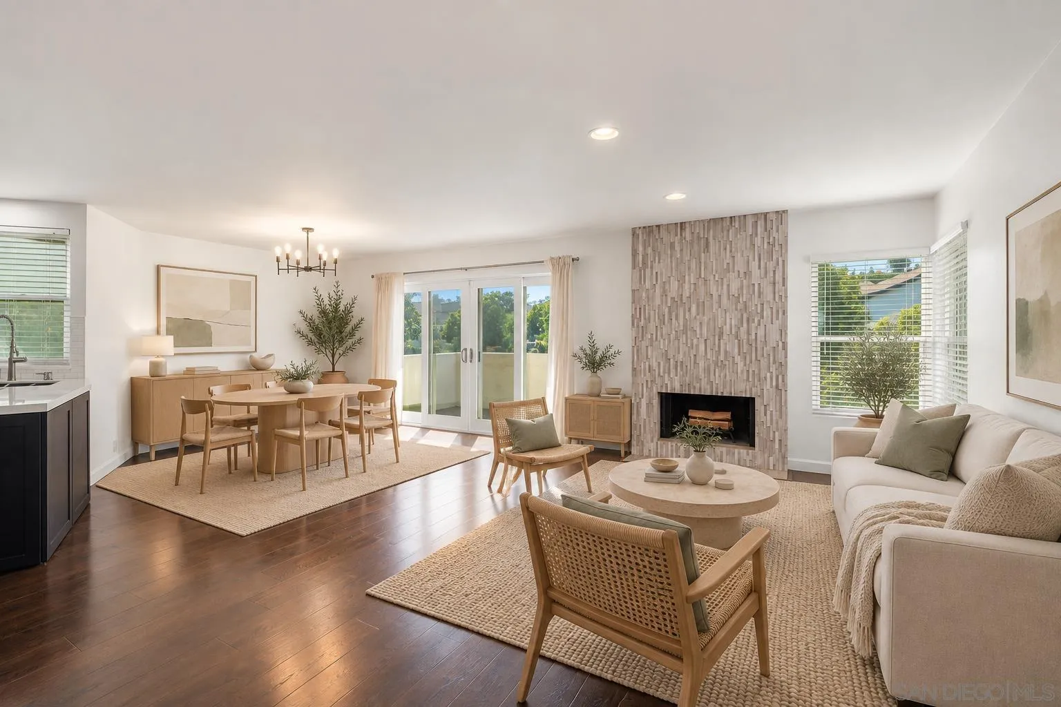 https://cdn.realtyfeed.com/cdn/127/260022448/e7513a9f612dbccb1bf18da2043eb475.webp