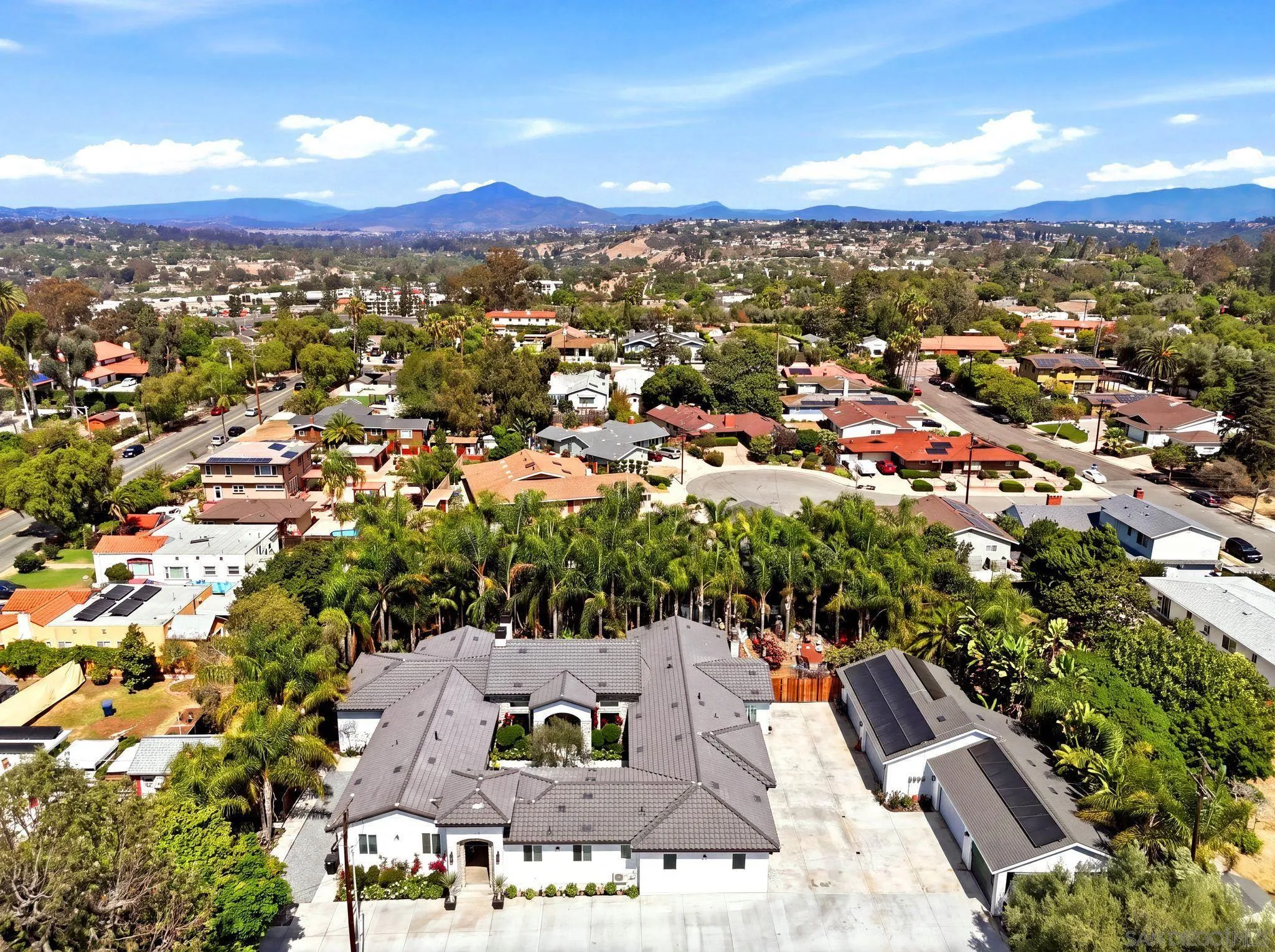 https://cdn.realtyfeed.com/cdn/127/260022451/25ae0d8d9d782f498e8ca2afe1072c35.webp