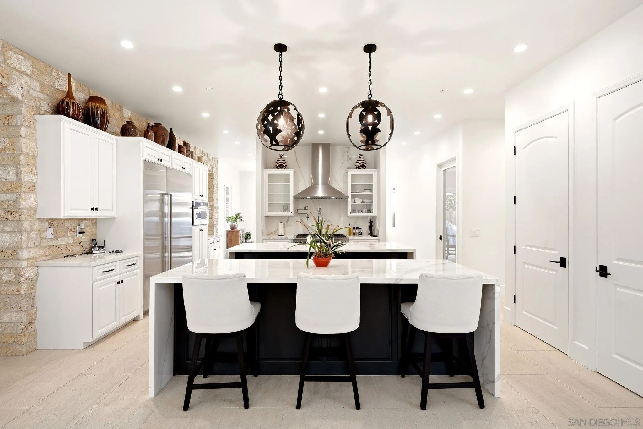 https://cdn.realtyfeed.com/cdn/127/260022451/4910068983c0717a77f02ff55d0c37d6.webp