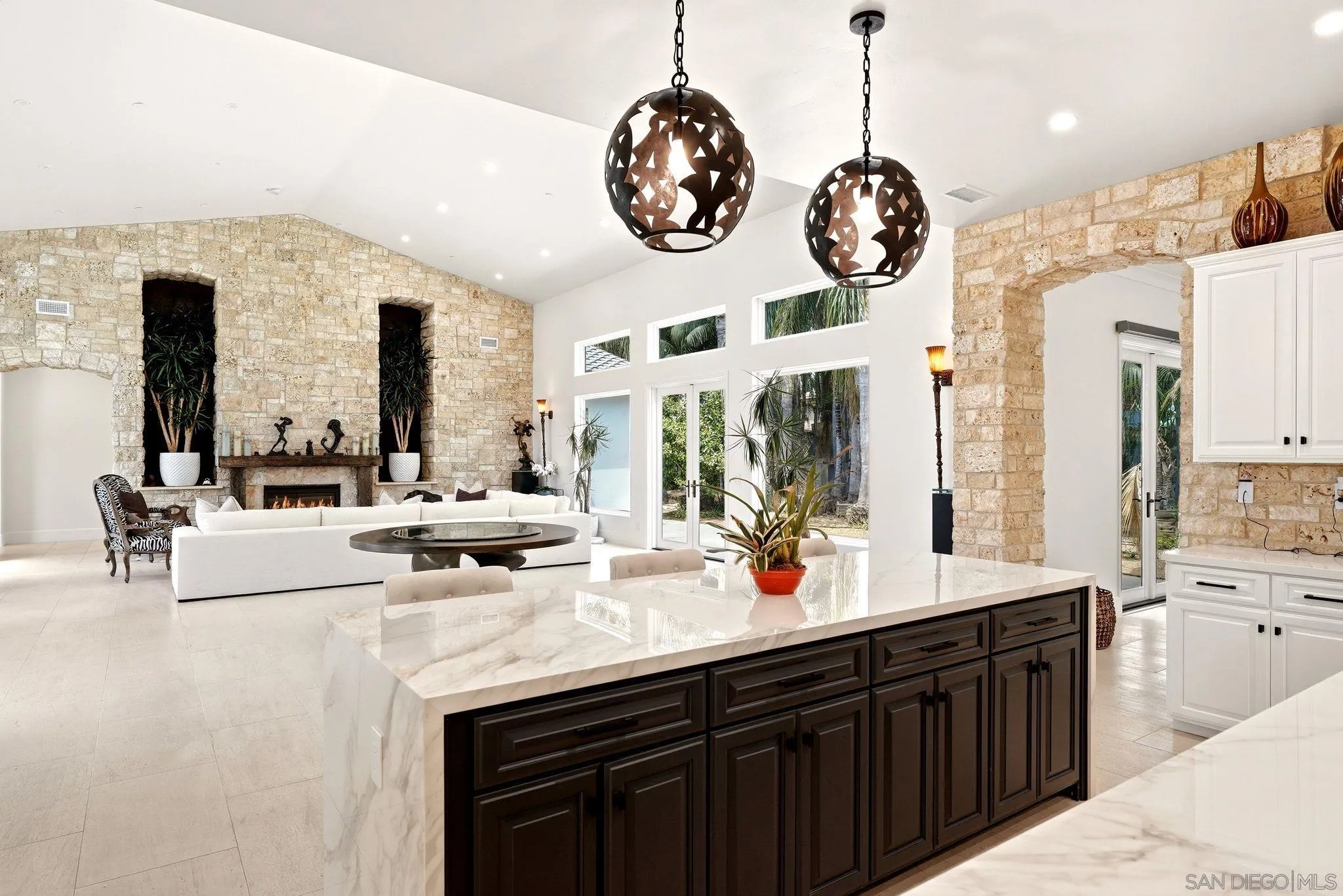 https://cdn.realtyfeed.com/cdn/127/260022451/95099cd01a2ff3f600df1d17ab1f76d4.webp