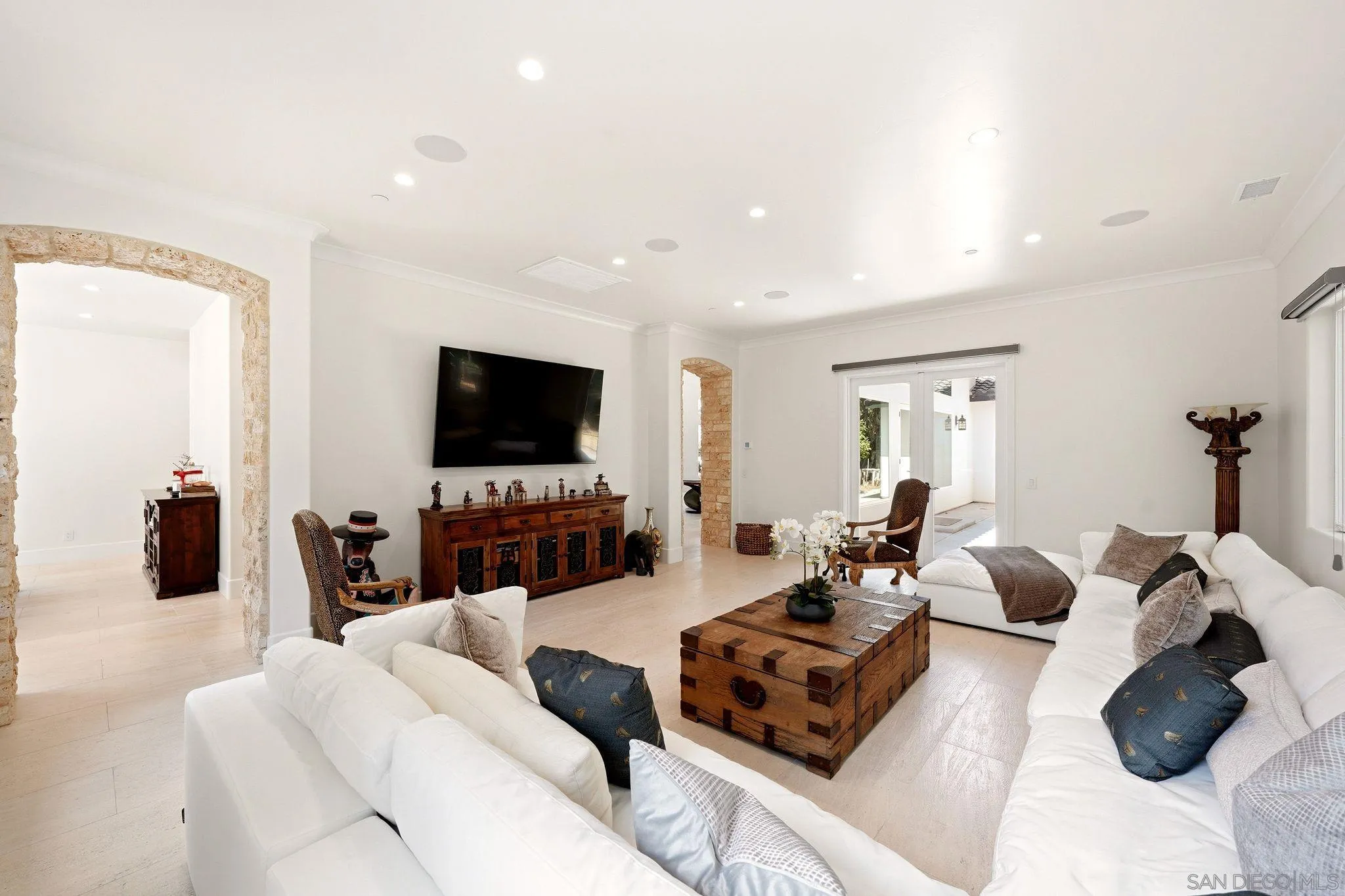 https://cdn.realtyfeed.com/cdn/127/260022451/9db9f65e638aaea6499054b6106b7be7.webp