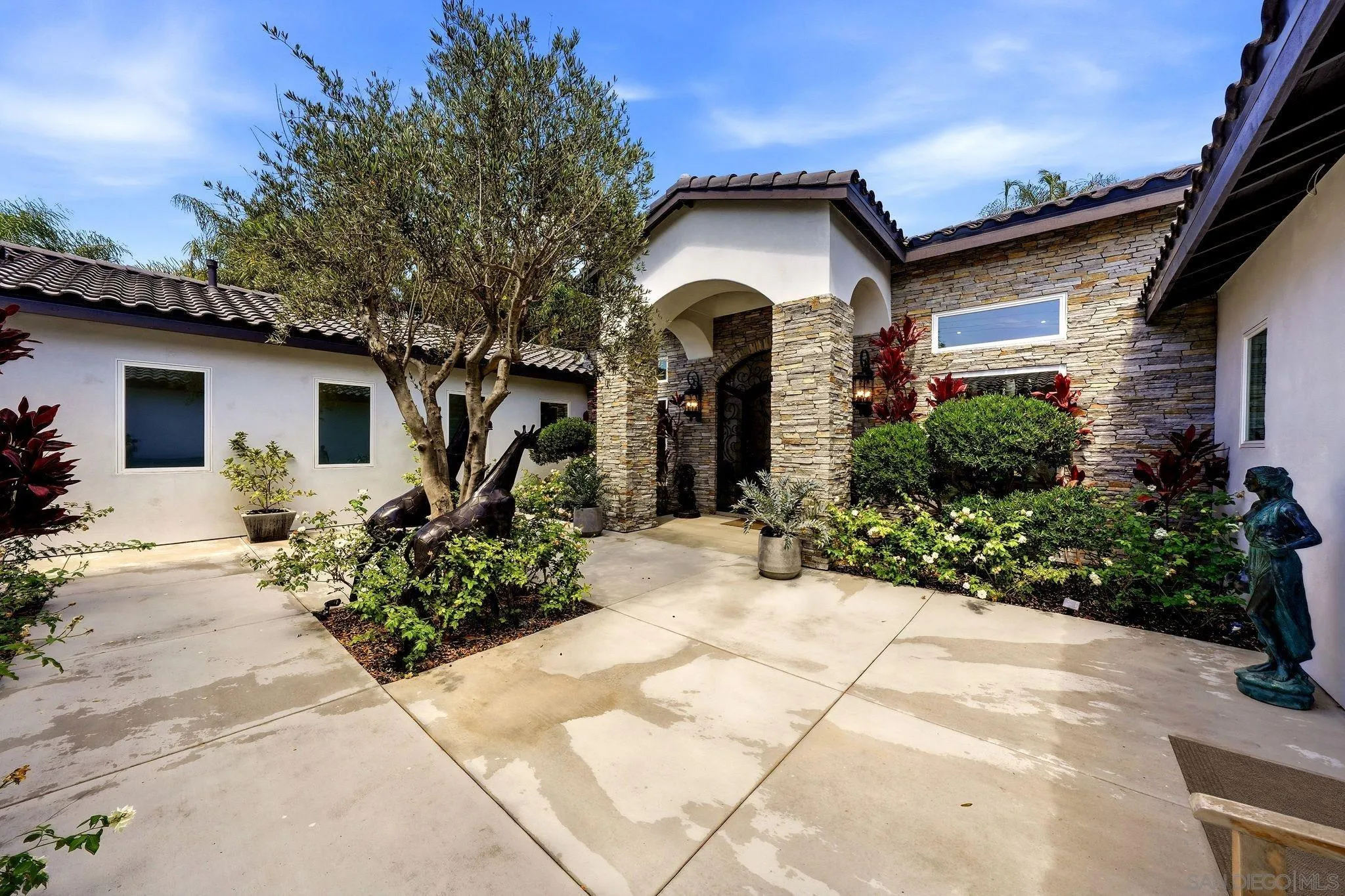 https://cdn.realtyfeed.com/cdn/127/260022451/a162c2427512c799dd00701dcfd01d2a.webp