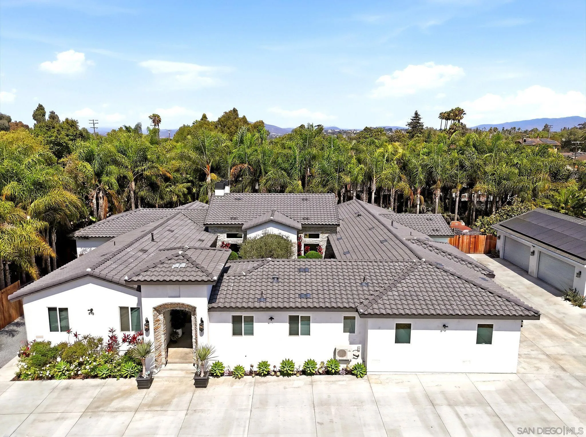 https://cdn.realtyfeed.com/cdn/127/260022451/a498d0c7321c8b563db90615a5fbe851.webp