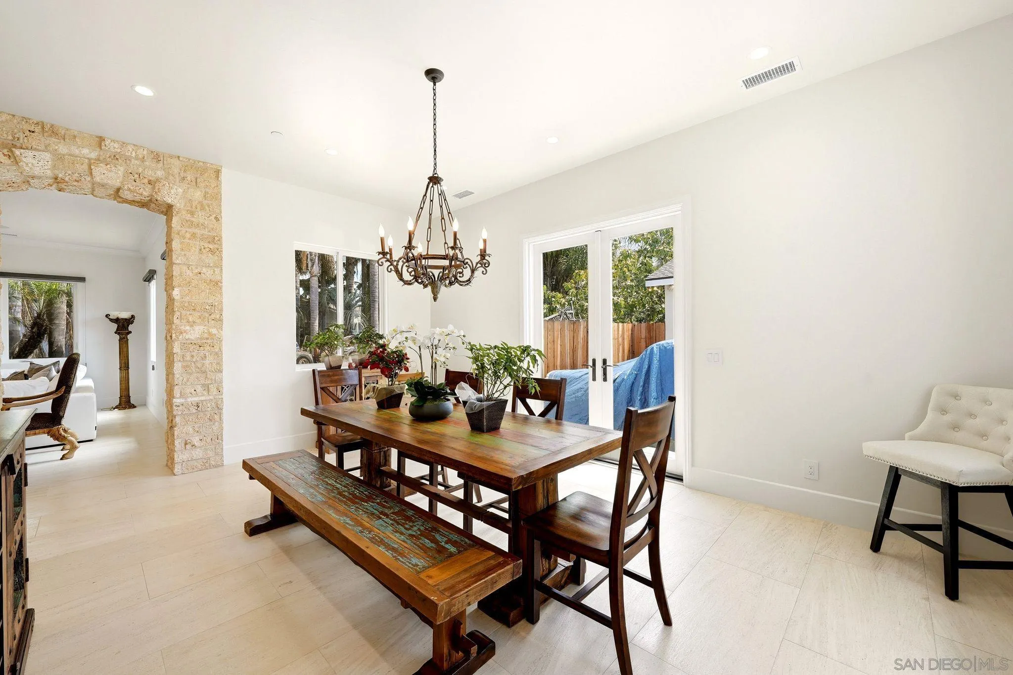 https://cdn.realtyfeed.com/cdn/127/260022451/a82e17b9c4c8d6bca284d43a38d28191.webp