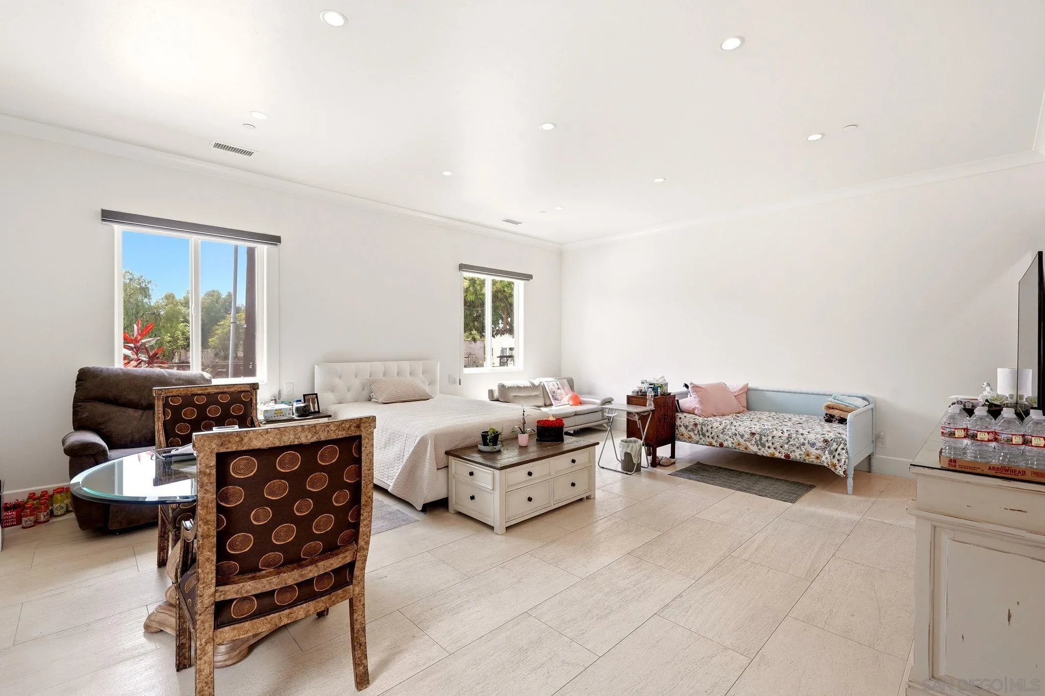 https://cdn.realtyfeed.com/cdn/127/260022451/db5b57bc7669be2a6d910ae7527a0376.webp