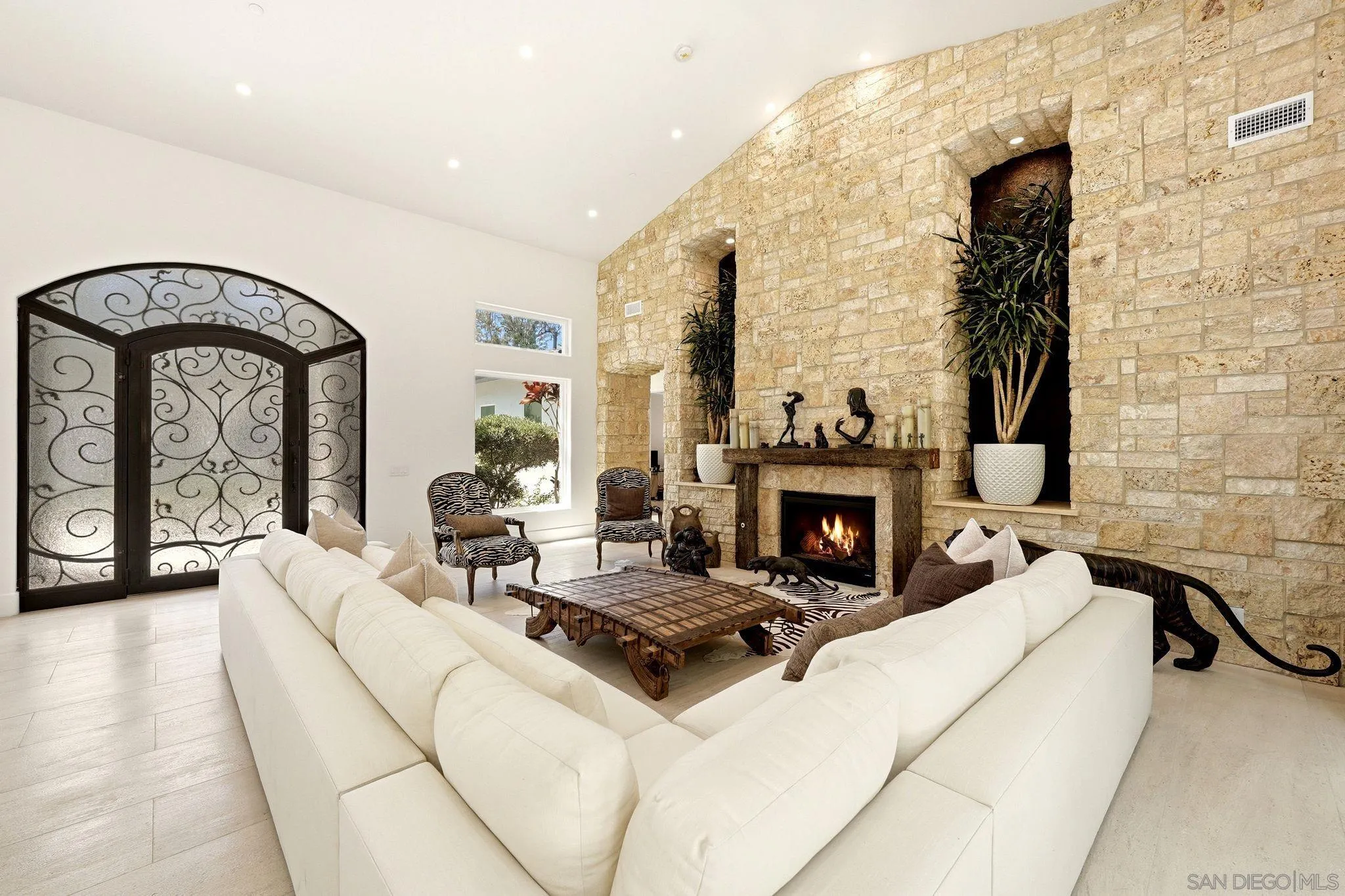 https://cdn.realtyfeed.com/cdn/127/260022451/f3e9e272aa5d1289a593c73dbb3aa8ae.webp
