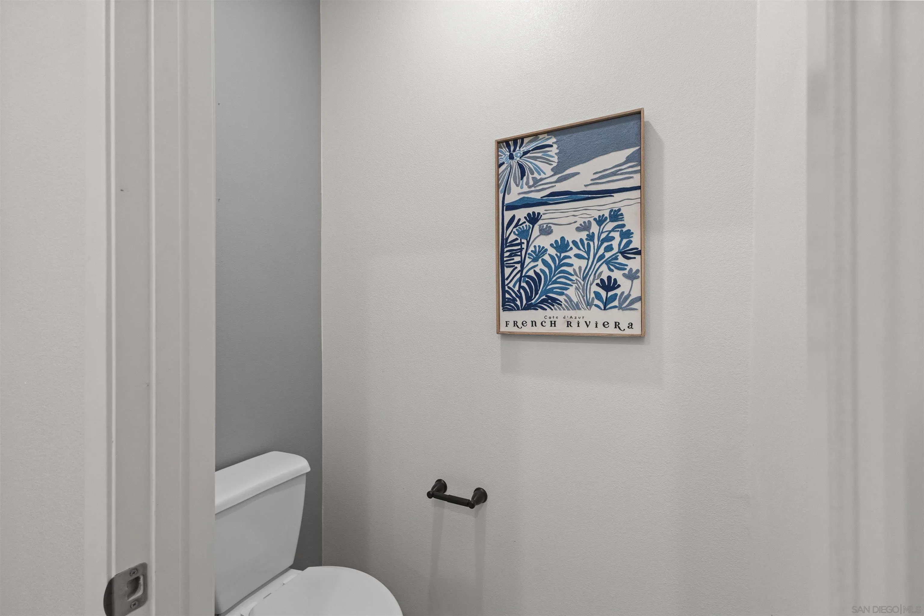 https://cdn.realtyfeed.com/cdn/127/260022455/f4ad6385f0d97d8665e194c9d5279701.webp