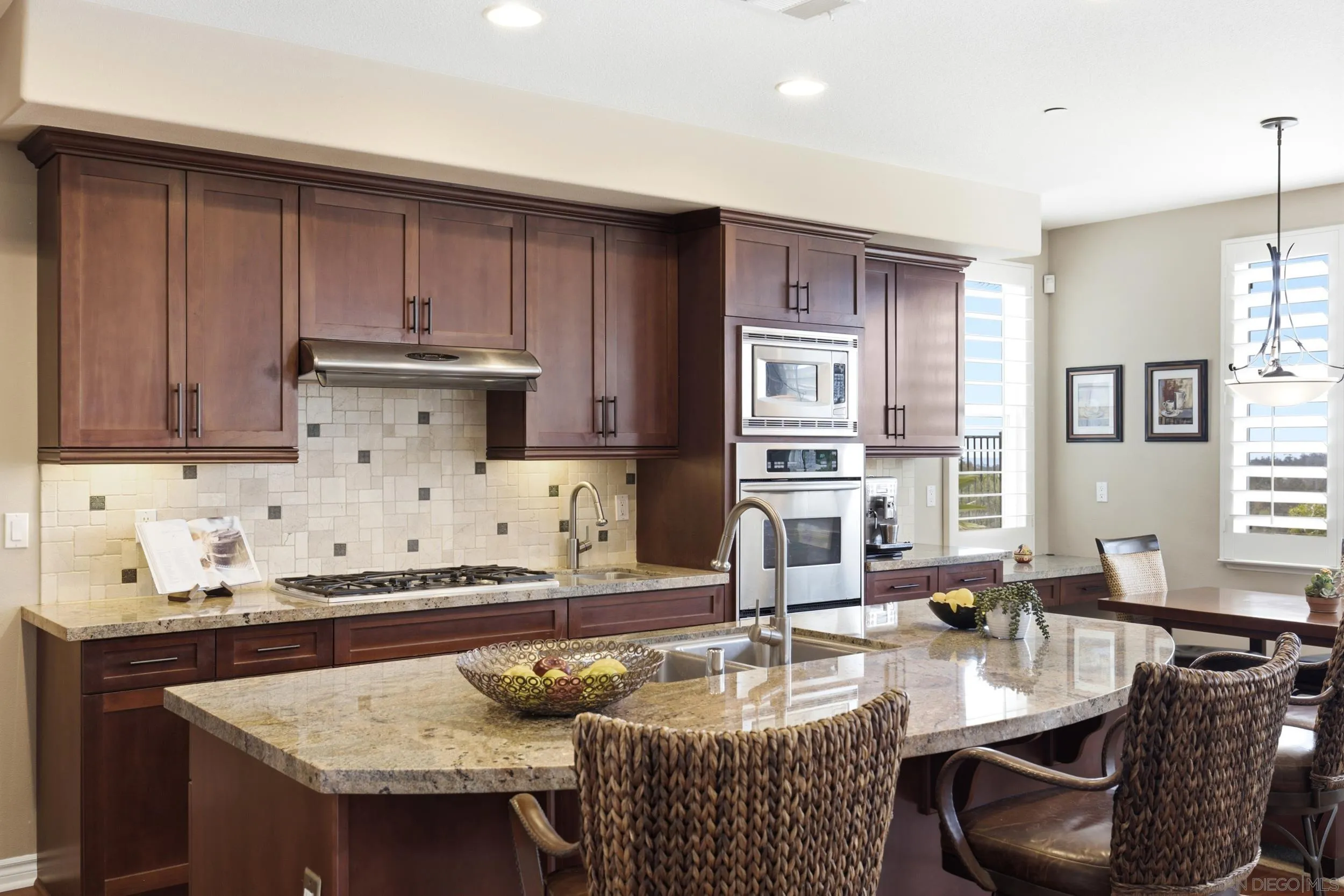 https://cdn.realtyfeed.com/cdn/127/260022456/458cef643deec39769b1cf54fc4a8dc3.webp