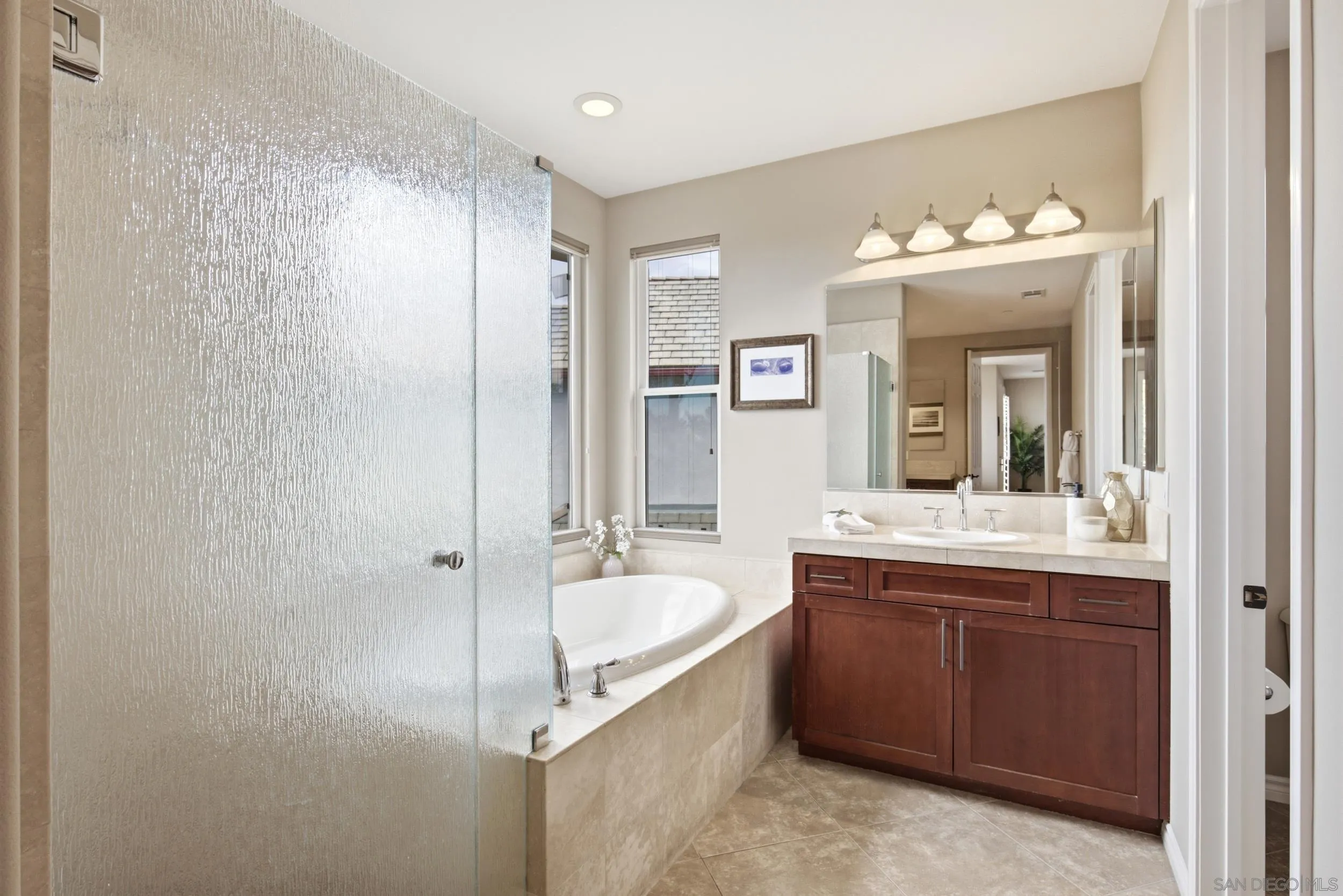 https://cdn.realtyfeed.com/cdn/127/260022456/4cc261b98210f2b35edb35757a0f1bef.webp