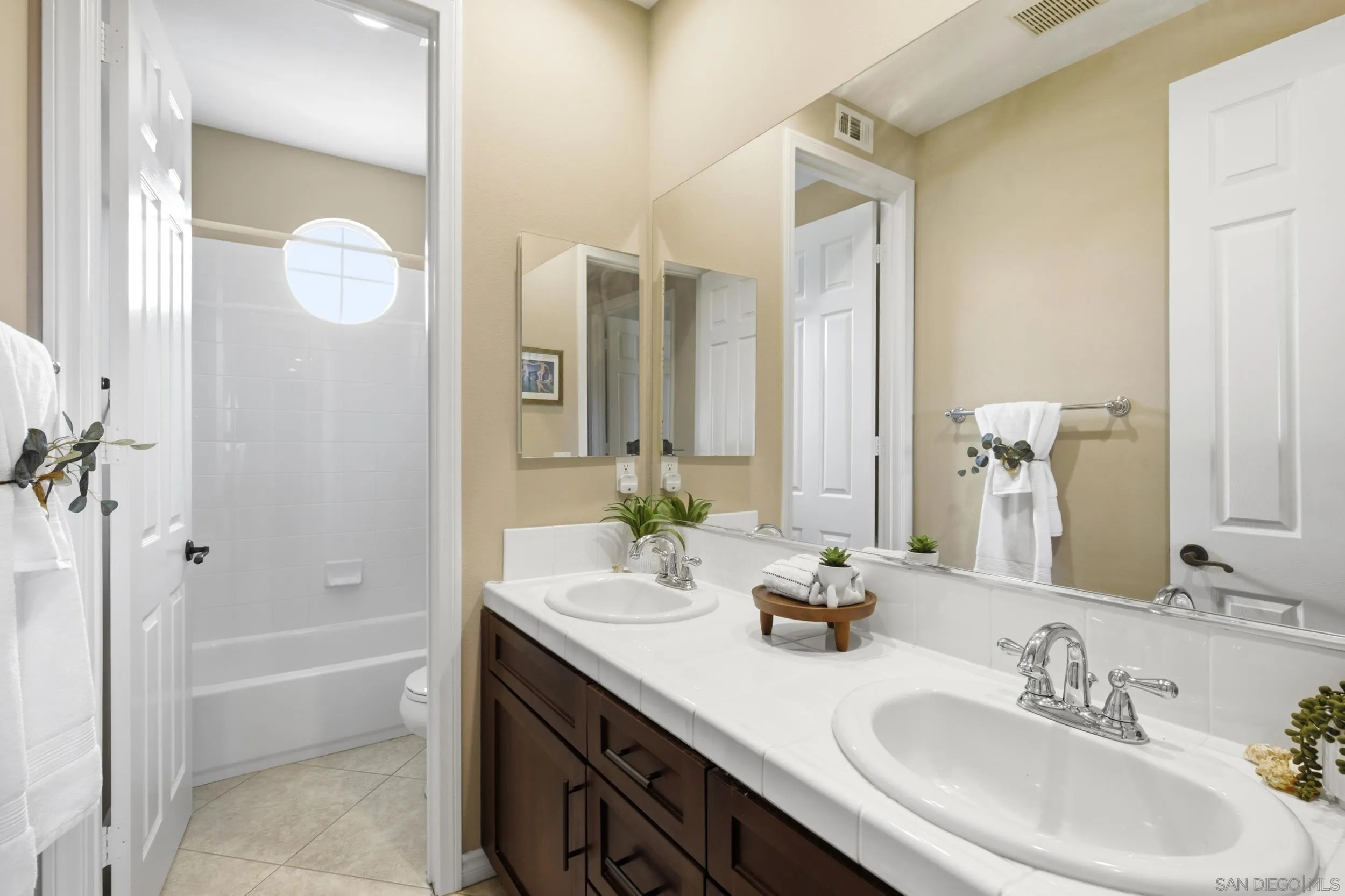 https://cdn.realtyfeed.com/cdn/127/260022456/4d5c2b0e131896fa0d15f54543759d2e.webp