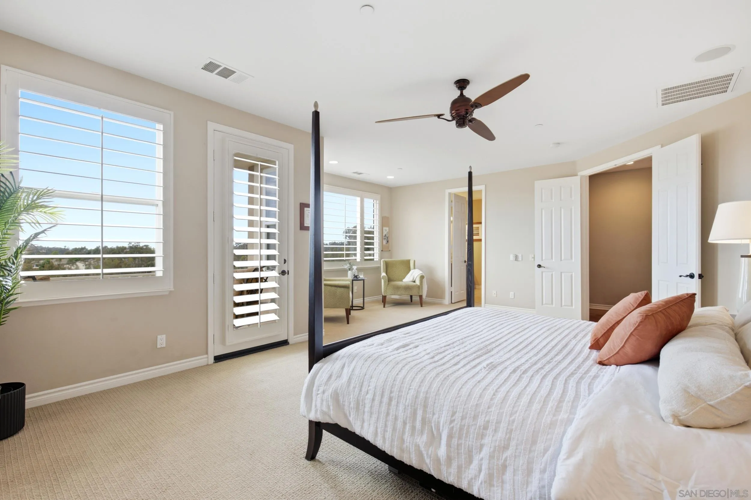 https://cdn.realtyfeed.com/cdn/127/260022456/8e431d5138b386511839ee02e2b5efd5.webp