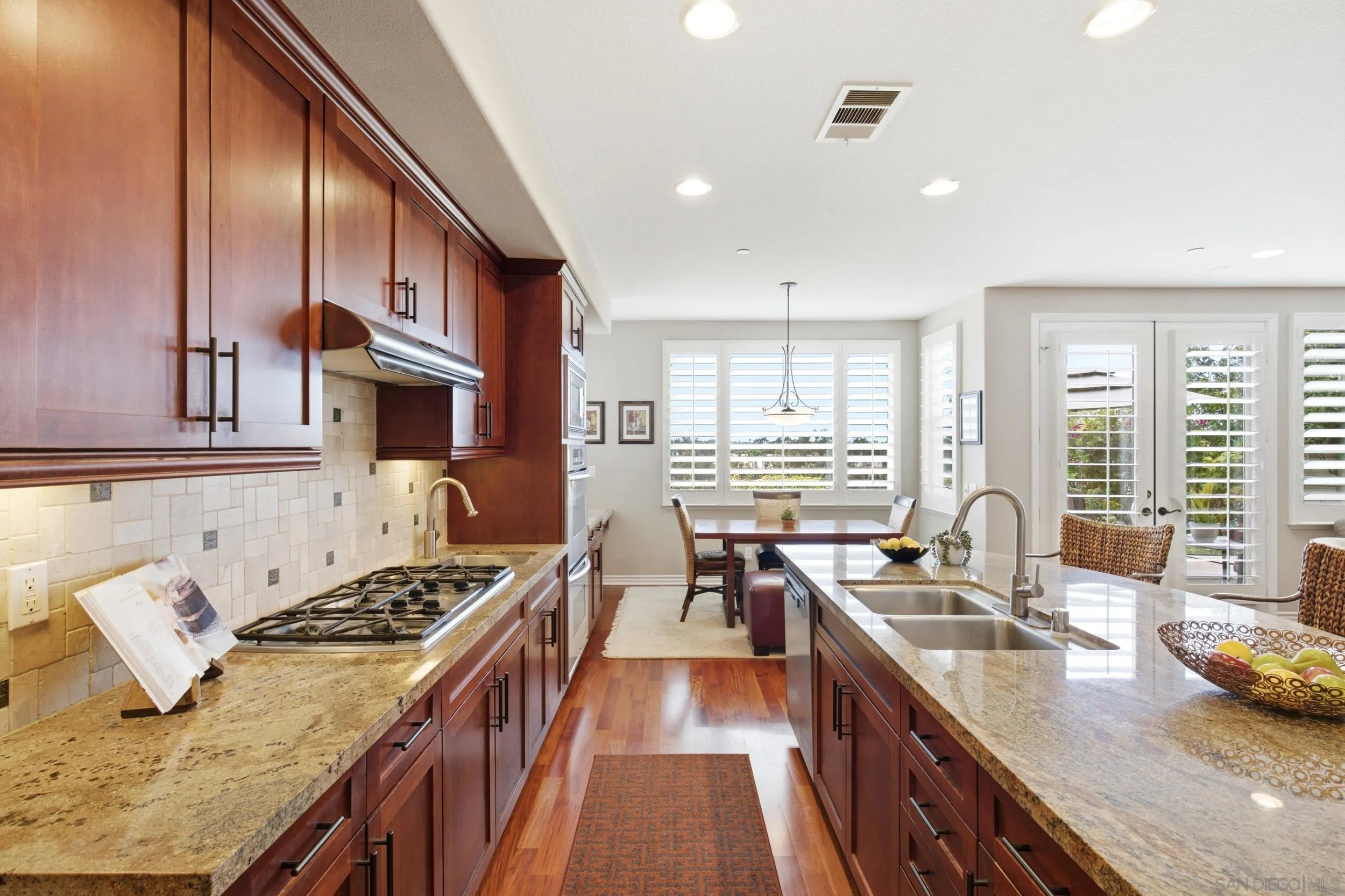 https://cdn.realtyfeed.com/cdn/127/260022456/e7ee13c4ce0f30c8567eac32c49b207d.webp