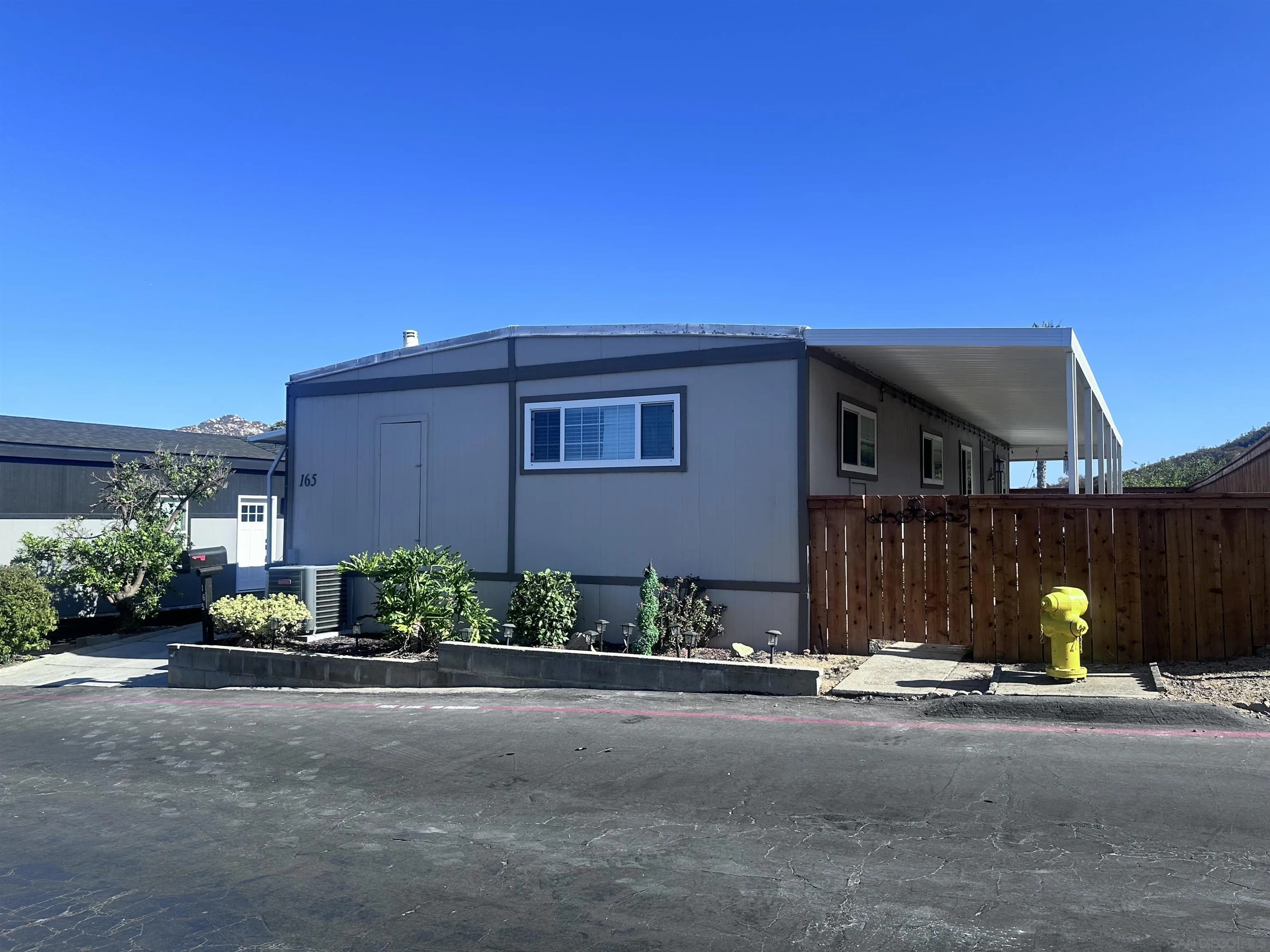 https://cdn.realtyfeed.com/cdn/127/260022461/1741ffe36b3a140eb0a093a0b98792c4.webp