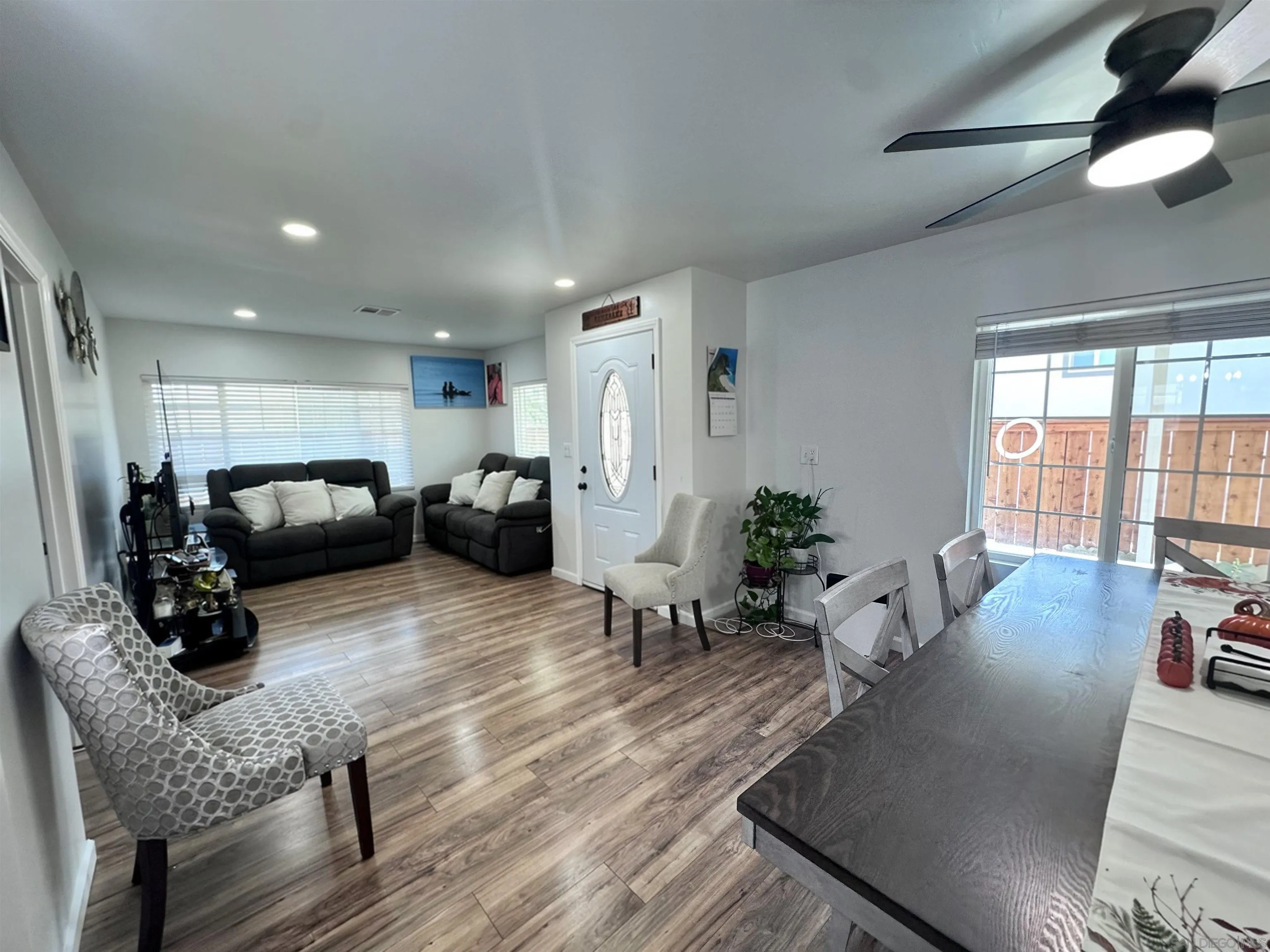 https://cdn.realtyfeed.com/cdn/127/260022461/bb7d9d5696f8d1721827d4b8e1ddf23f.webp