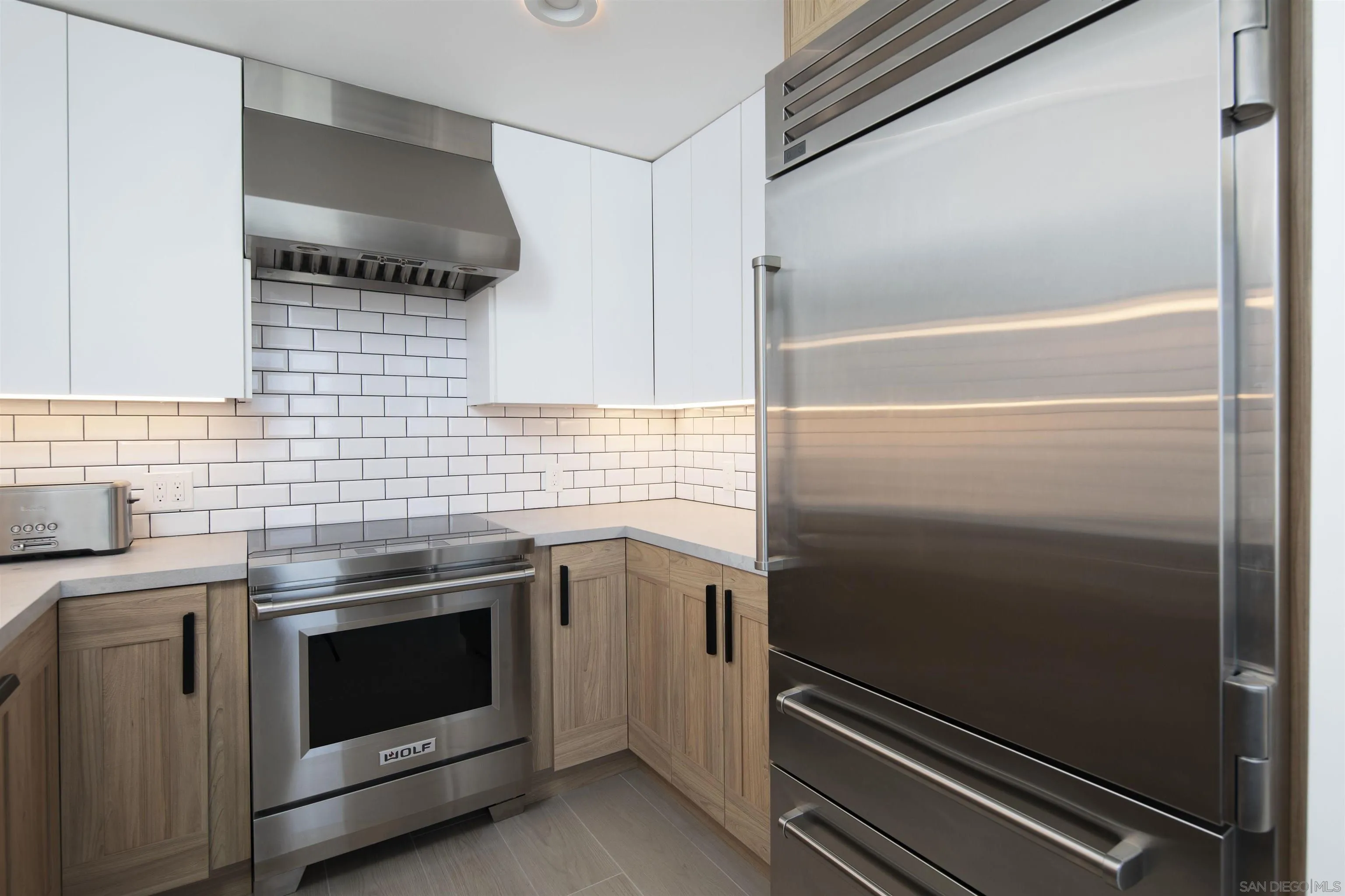 https://cdn.realtyfeed.com/cdn/127/260022463/06a61bdba195f8ae304aebda6c32e831.webp