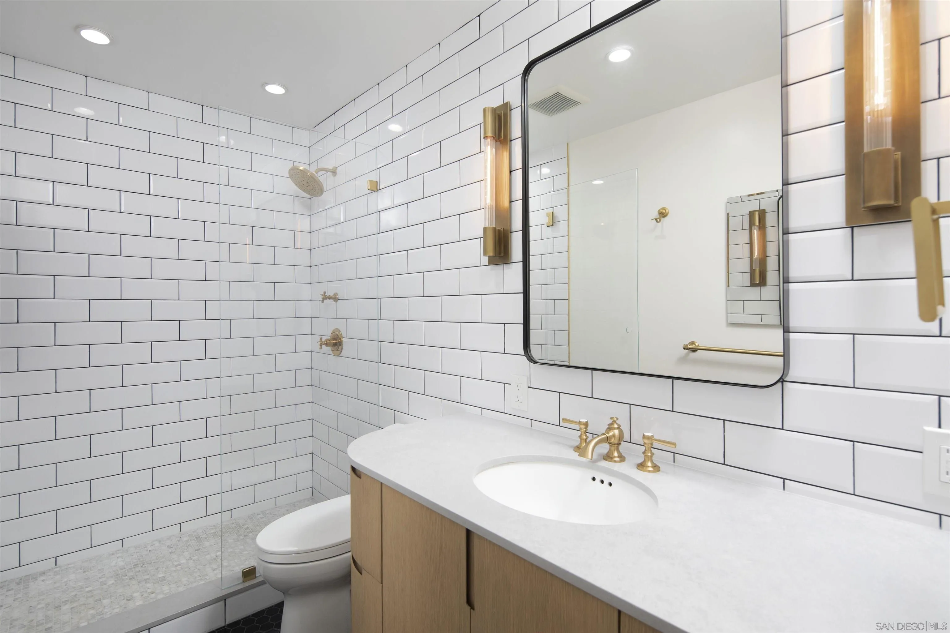 https://cdn.realtyfeed.com/cdn/127/260022463/9d796130550796edd626fe16841d34b0.webp