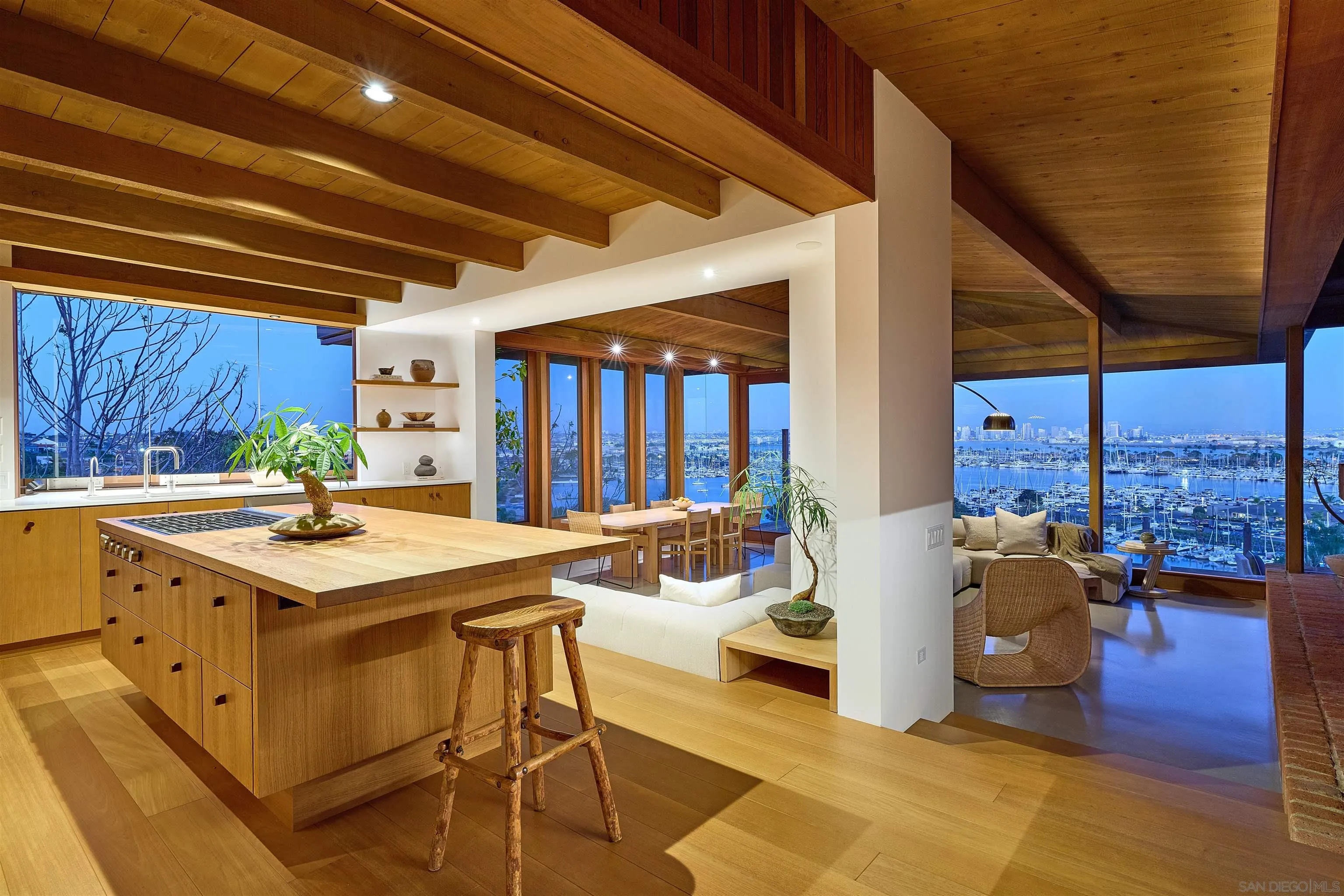 https://cdn.realtyfeed.com/cdn/127/260022466/11863d3bb207e37b1b2273eb581ca416.webp