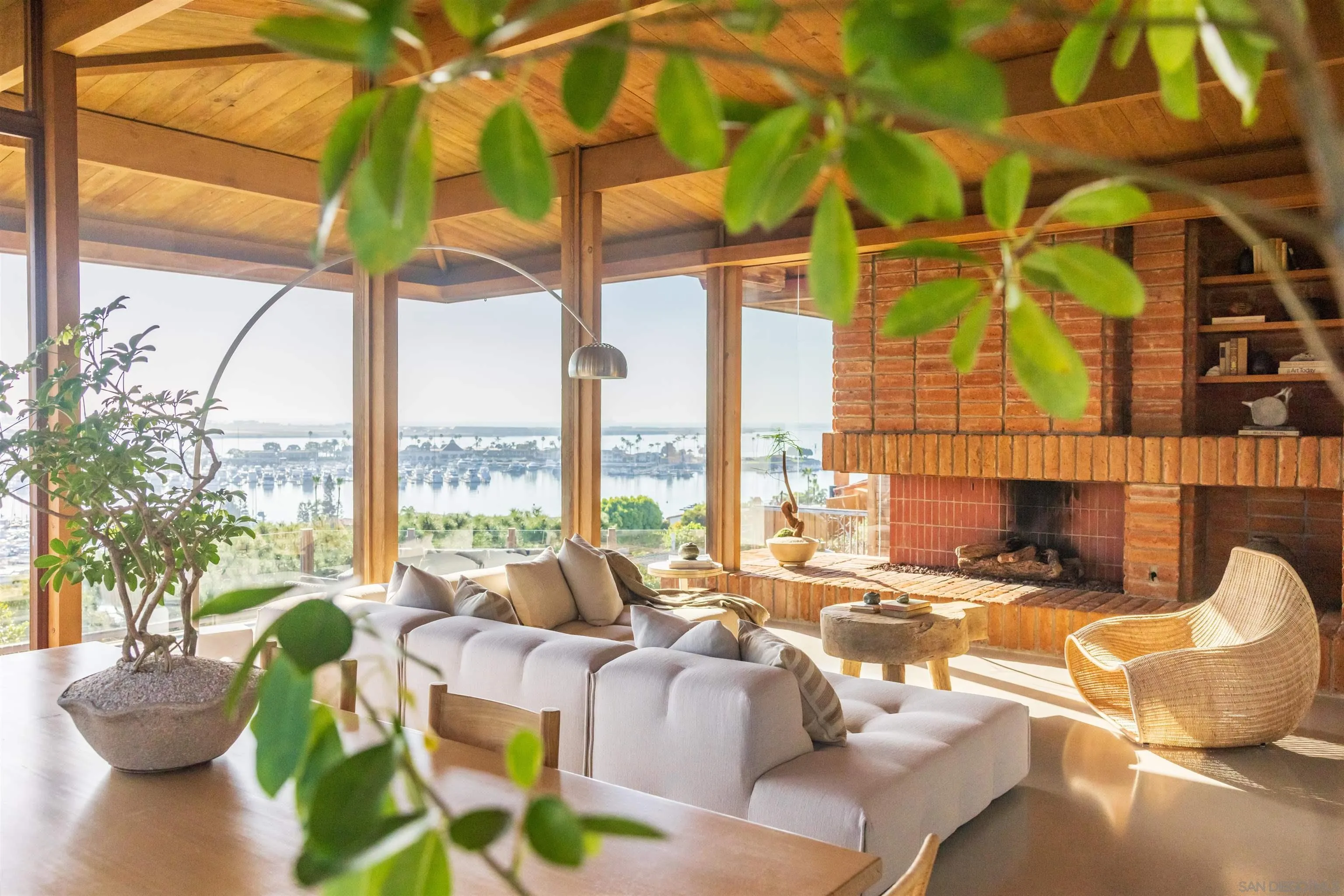https://cdn.realtyfeed.com/cdn/127/260022466/474d9b3a3dc3003b7758cece65a156dc.webp