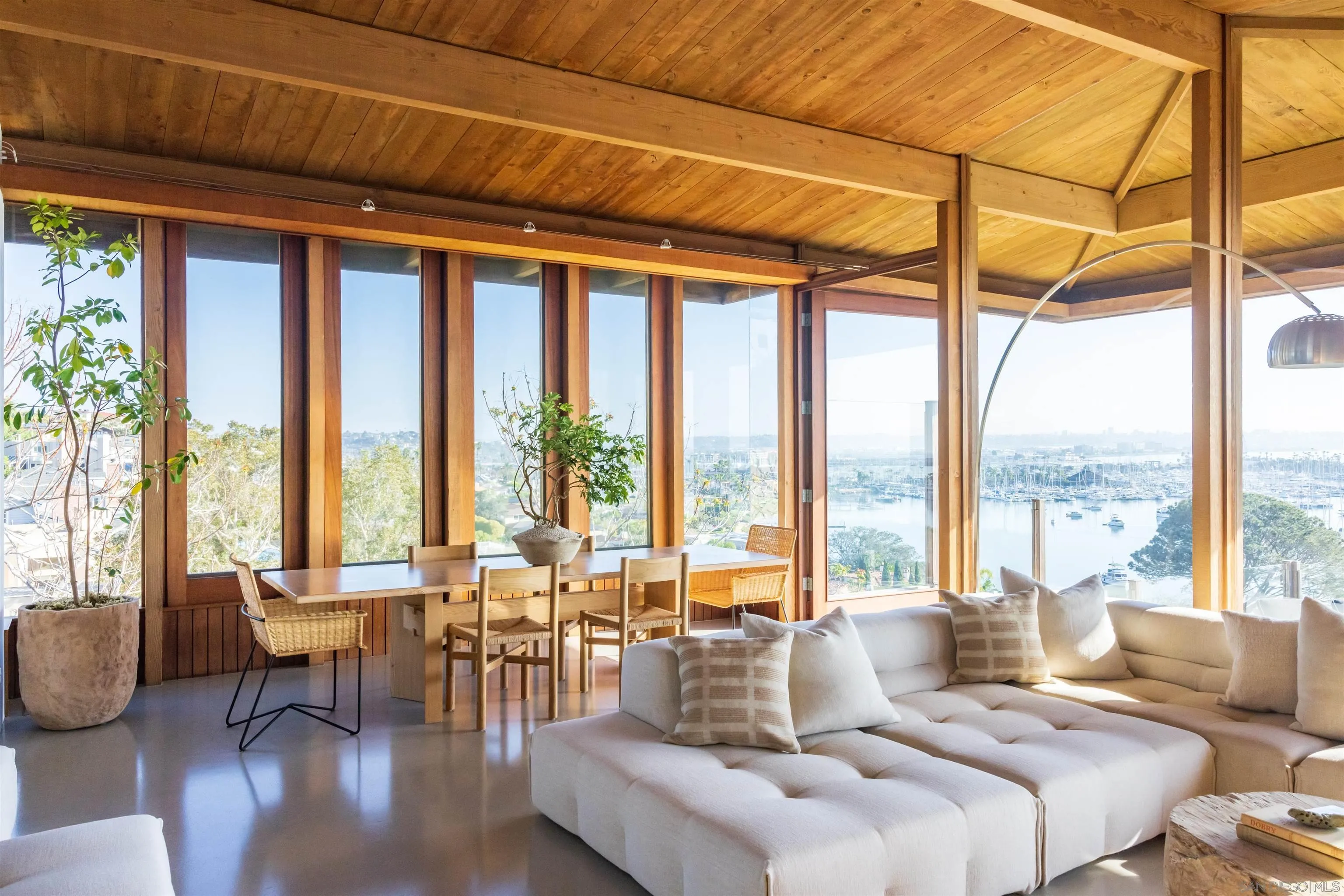 https://cdn.realtyfeed.com/cdn/127/260022466/543d61dc5ee850814c2eaa455ab5d23a.webp