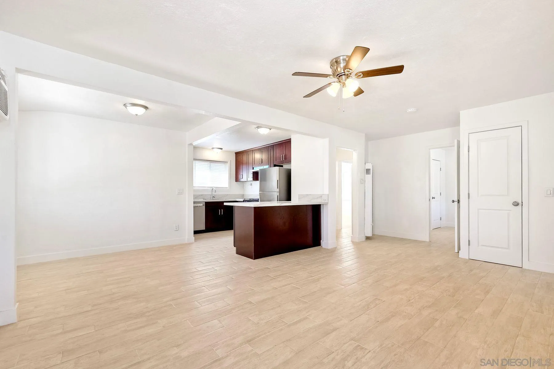 905 W Washington Ave, El Cajon, CA 92020 - Photo 4 of 19, El Cajon, CA