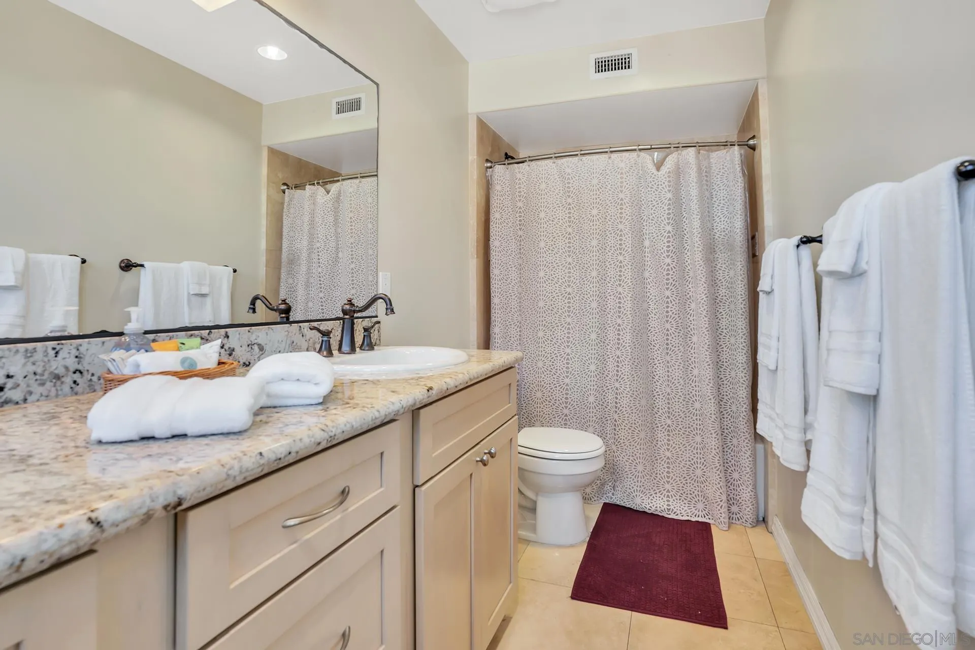 https://cdn.realtyfeed.com/cdn/127/260022475/1e65babd48397a0b3dacc917177bc9d1.webp