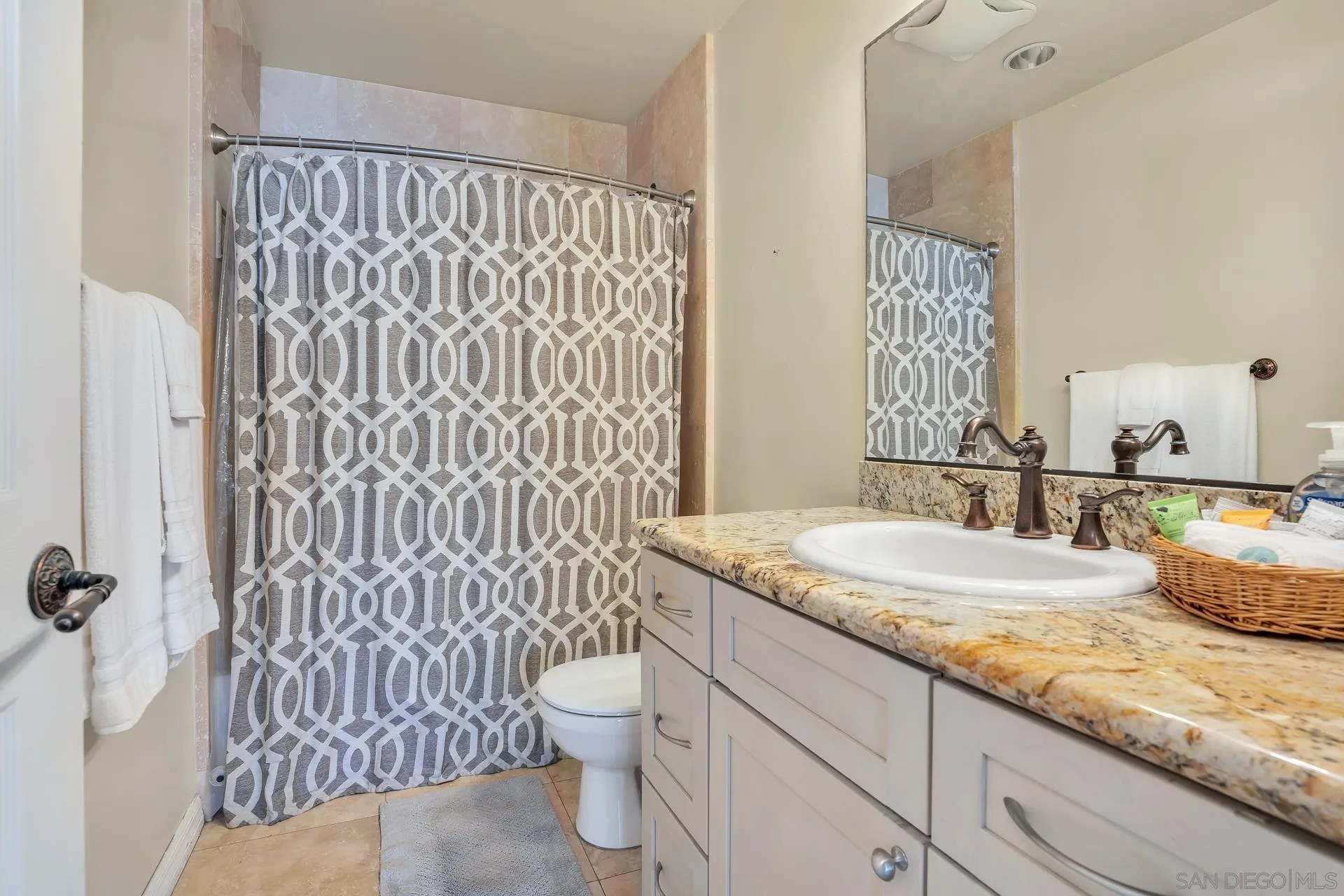 https://cdn.realtyfeed.com/cdn/127/260022475/4284af34197aacb4747e84bdaf7a742a.webp