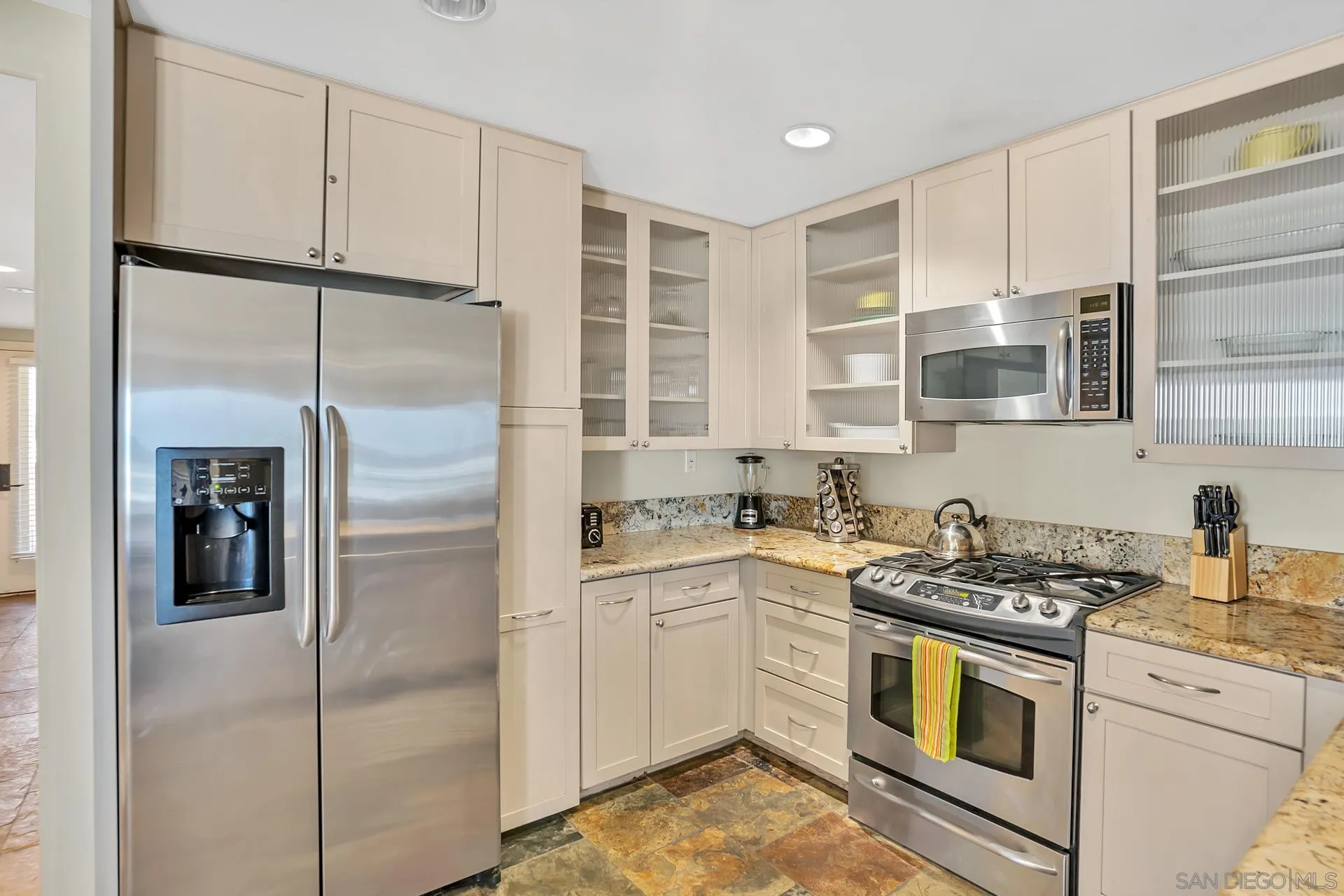 https://cdn.realtyfeed.com/cdn/127/260022475/7d250632fe072e98a97be14af0ebbb85.webp