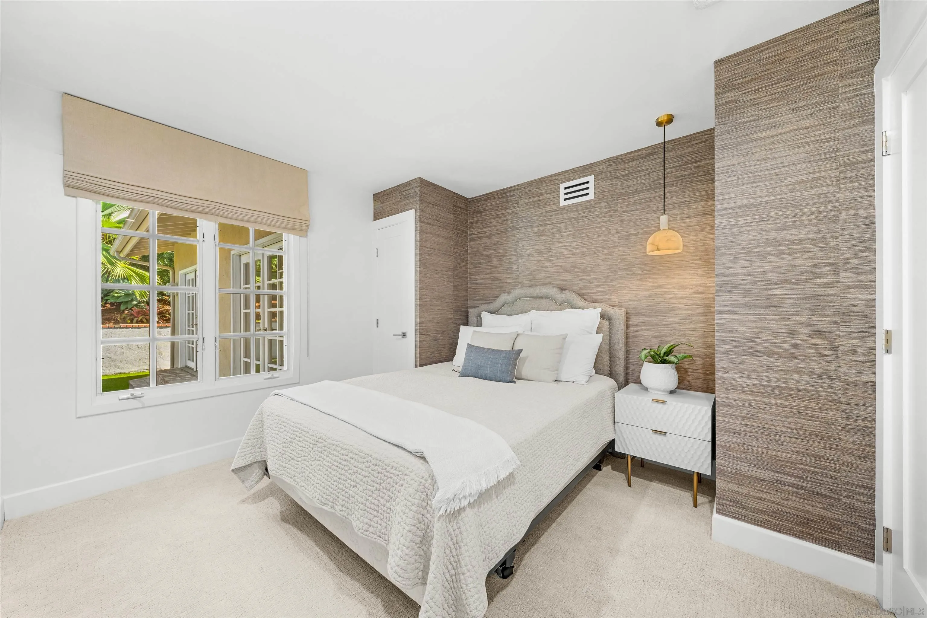 https://cdn.realtyfeed.com/cdn/127/260022480/092568c53c7bb767c190c706c7660485.webp