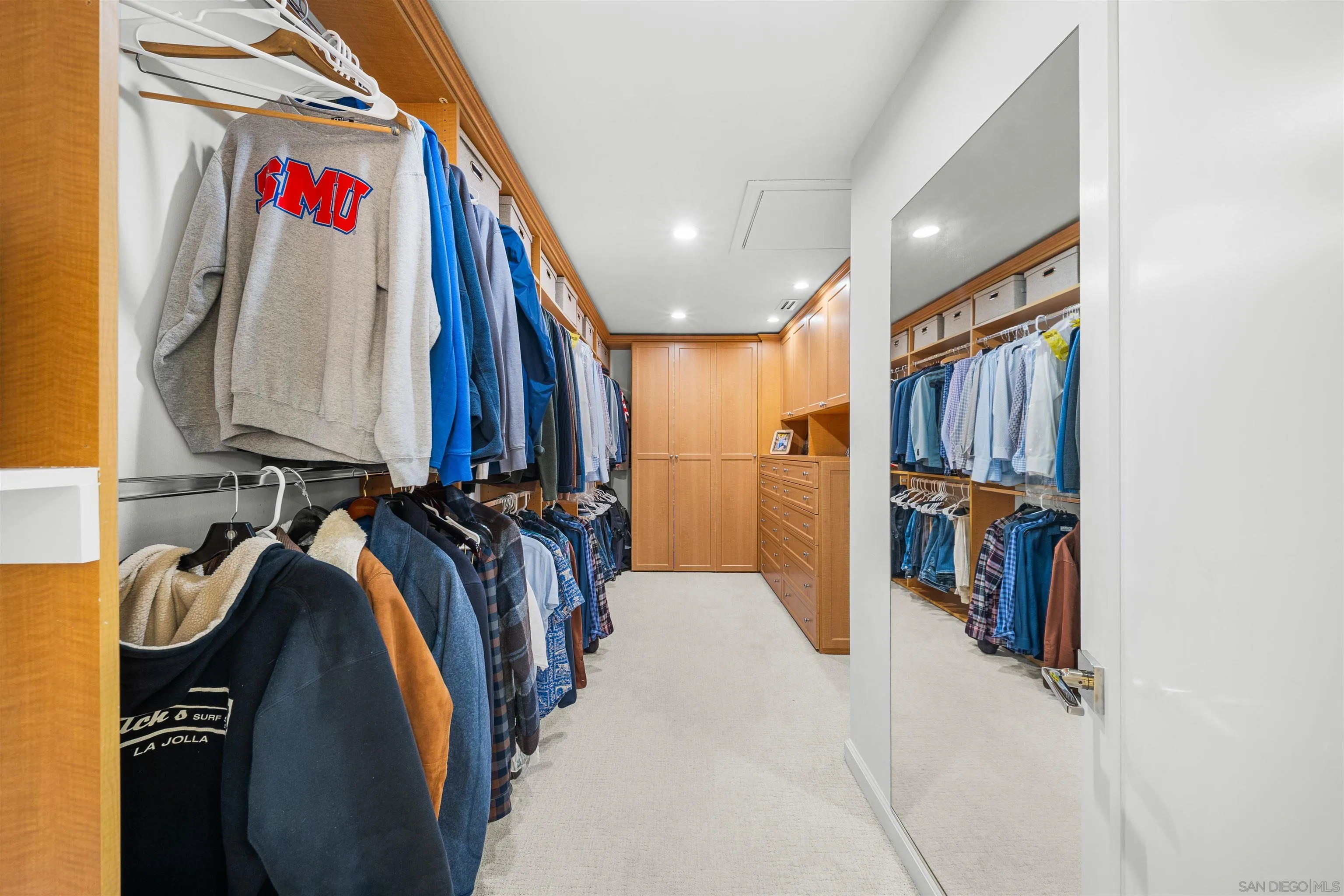 https://cdn.realtyfeed.com/cdn/127/260022480/240379f08b15a421eae598b1de78fcbf.webp