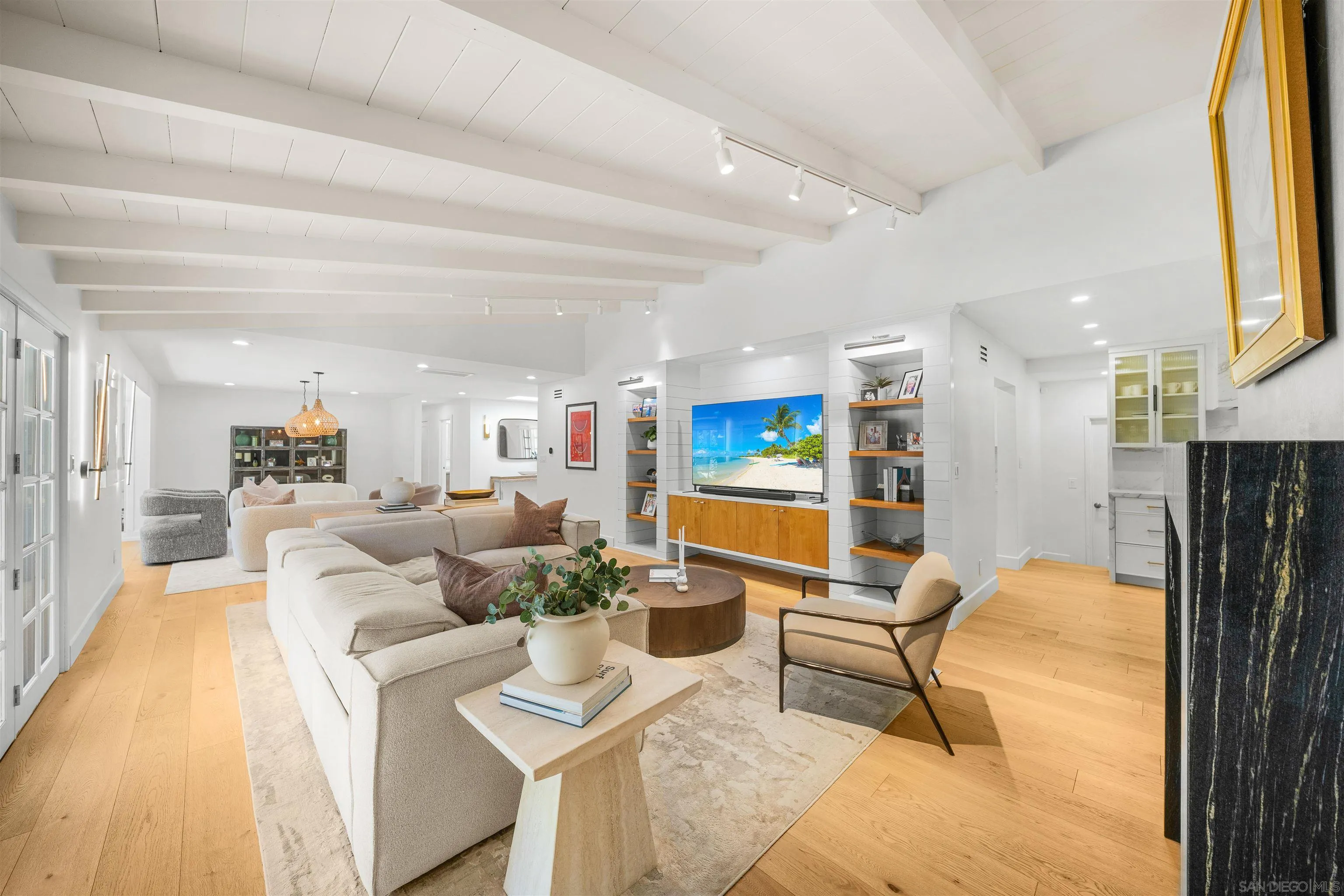 https://cdn.realtyfeed.com/cdn/127/260022480/b6f67da4c68008241e60efb15b99a2ad.webp