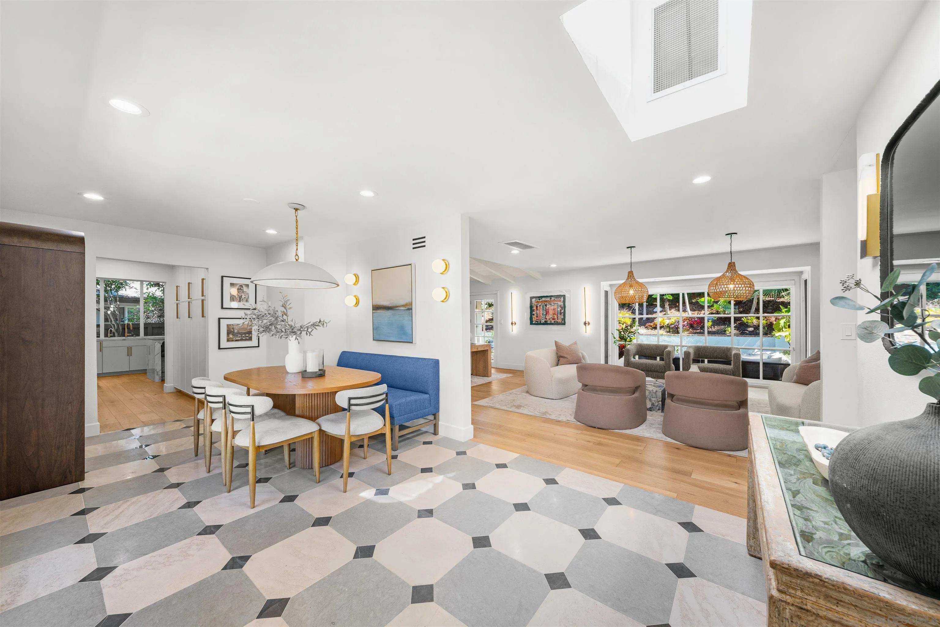 https://cdn.realtyfeed.com/cdn/127/260022480/d0e44cee3fc6ae0757c25e7380c343ee.webp