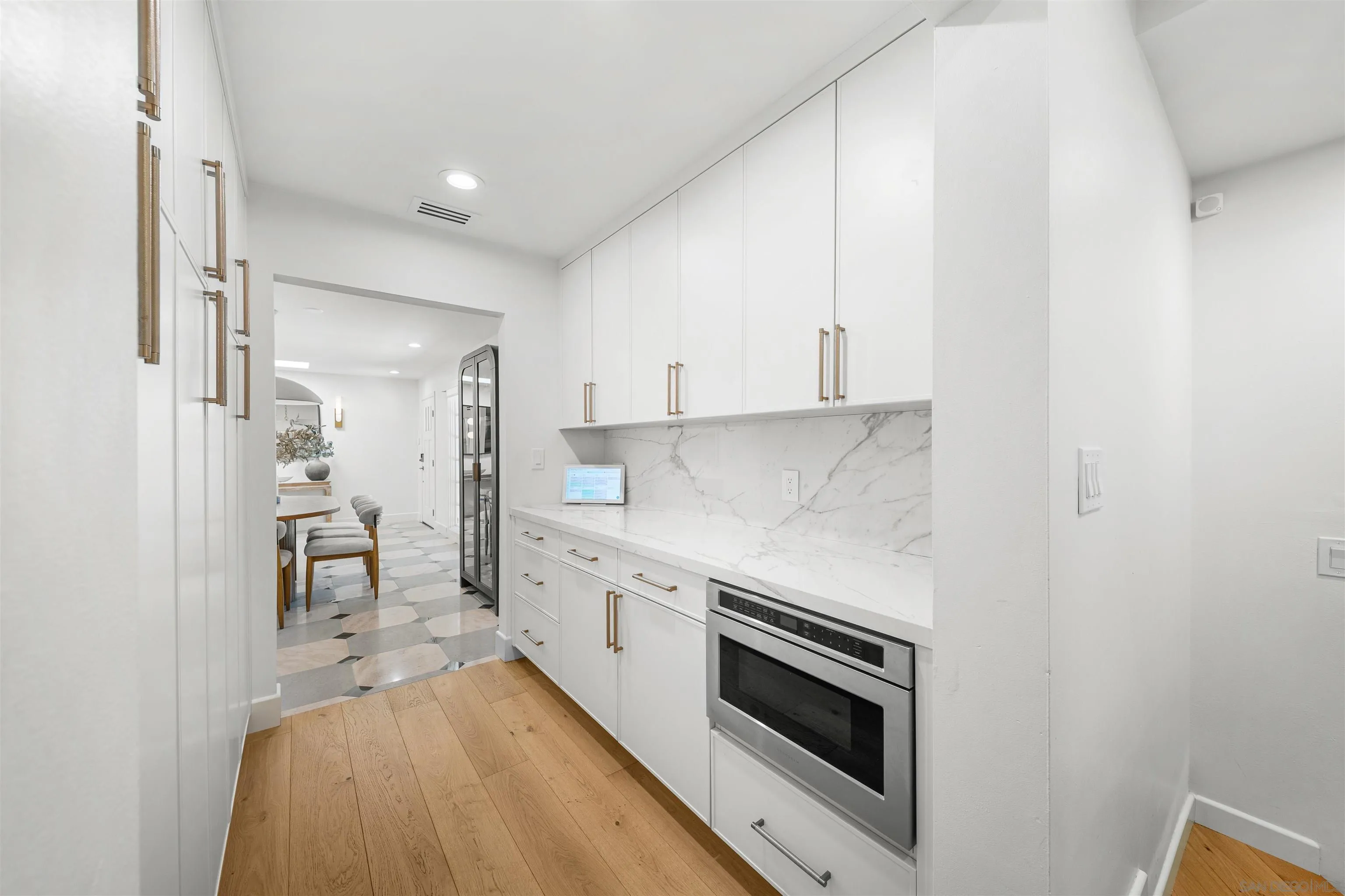 https://cdn.realtyfeed.com/cdn/127/260022480/e98aee3082c6fa6d3f05e616d17e19c6.webp