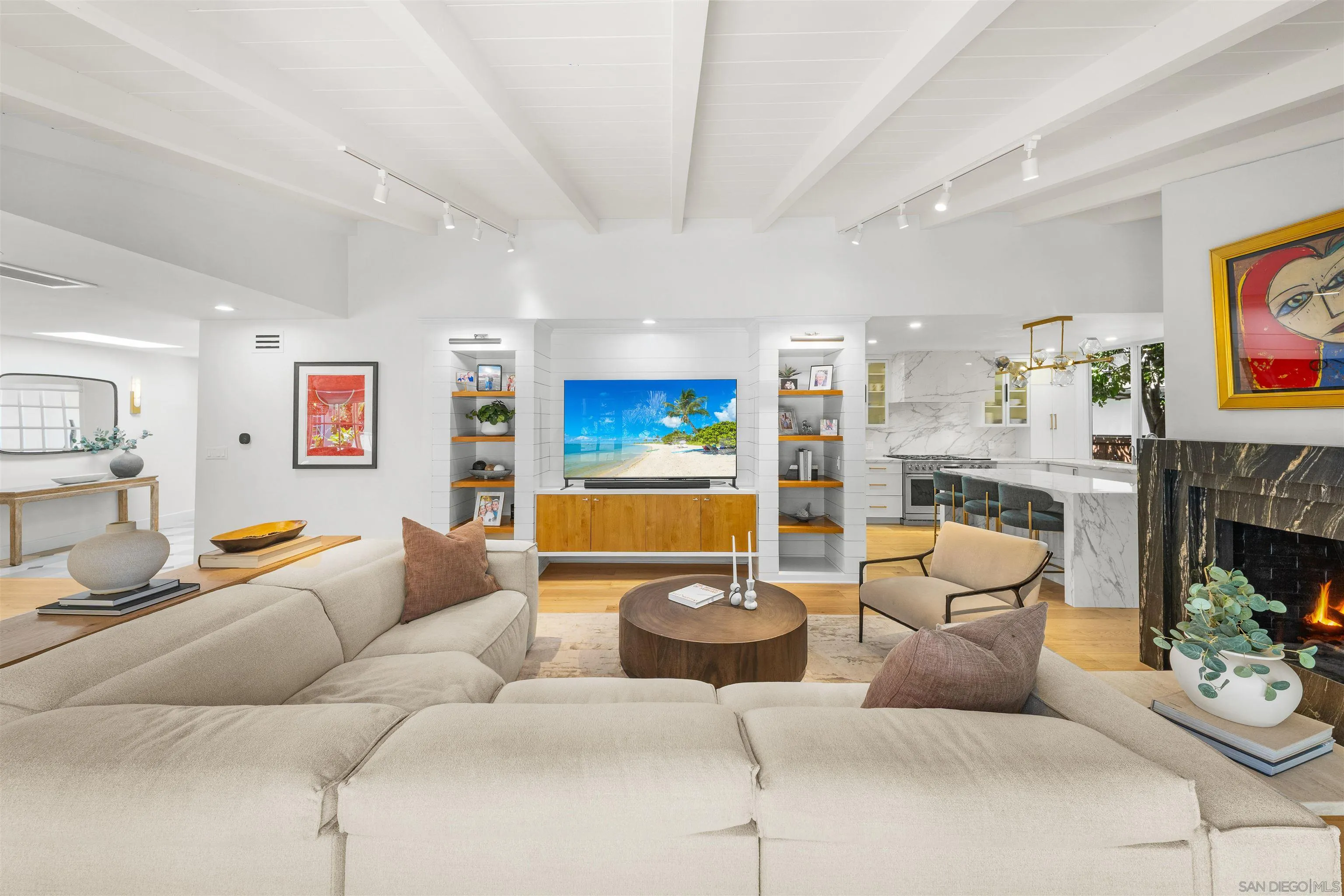 https://cdn.realtyfeed.com/cdn/127/260022480/eaa1393e42ad8efc6f3b5dbc23b23587.webp
