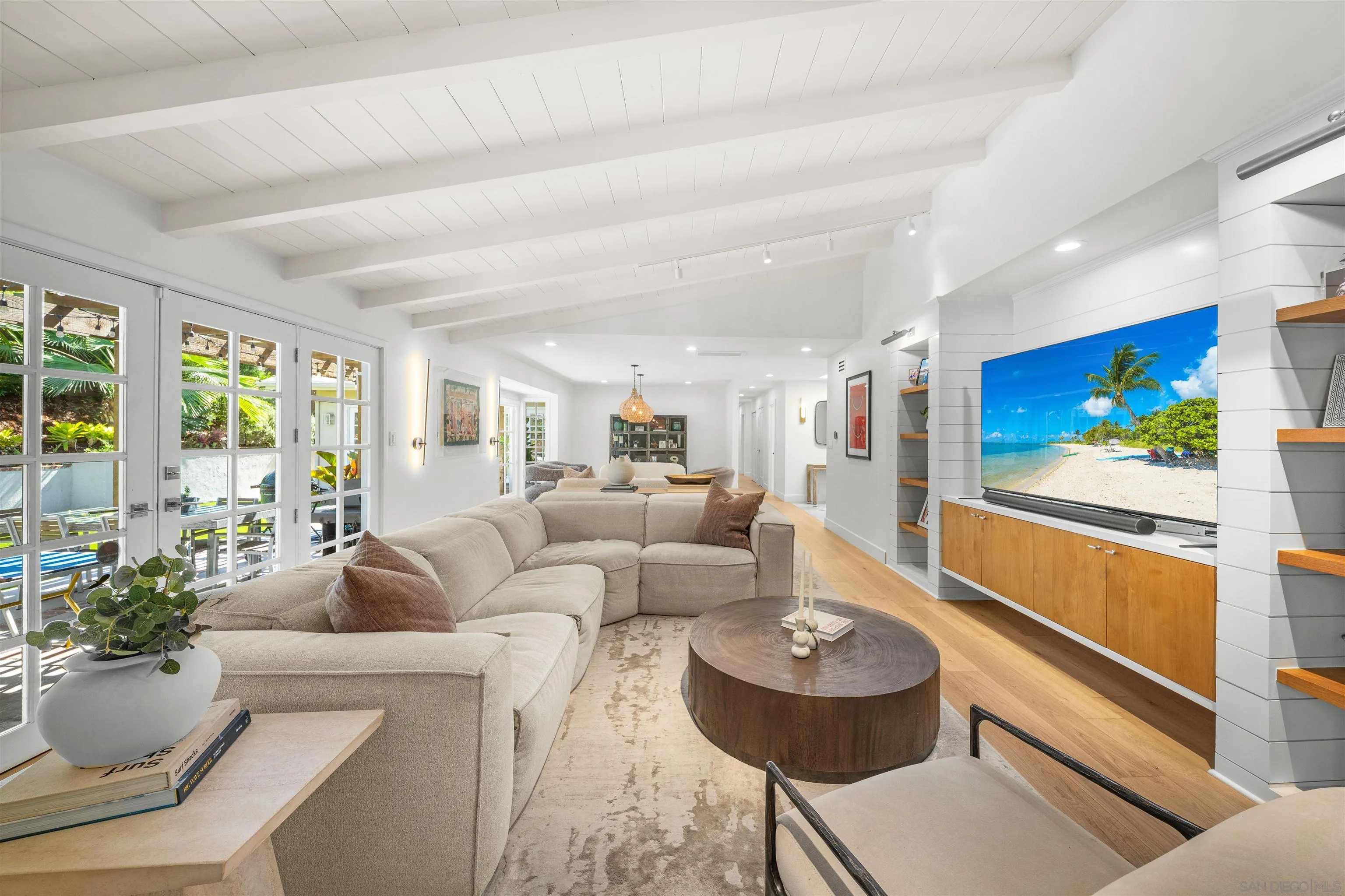 https://cdn.realtyfeed.com/cdn/127/260022480/f06b6fedd8a36455748e5e96f3e2b214.webp
