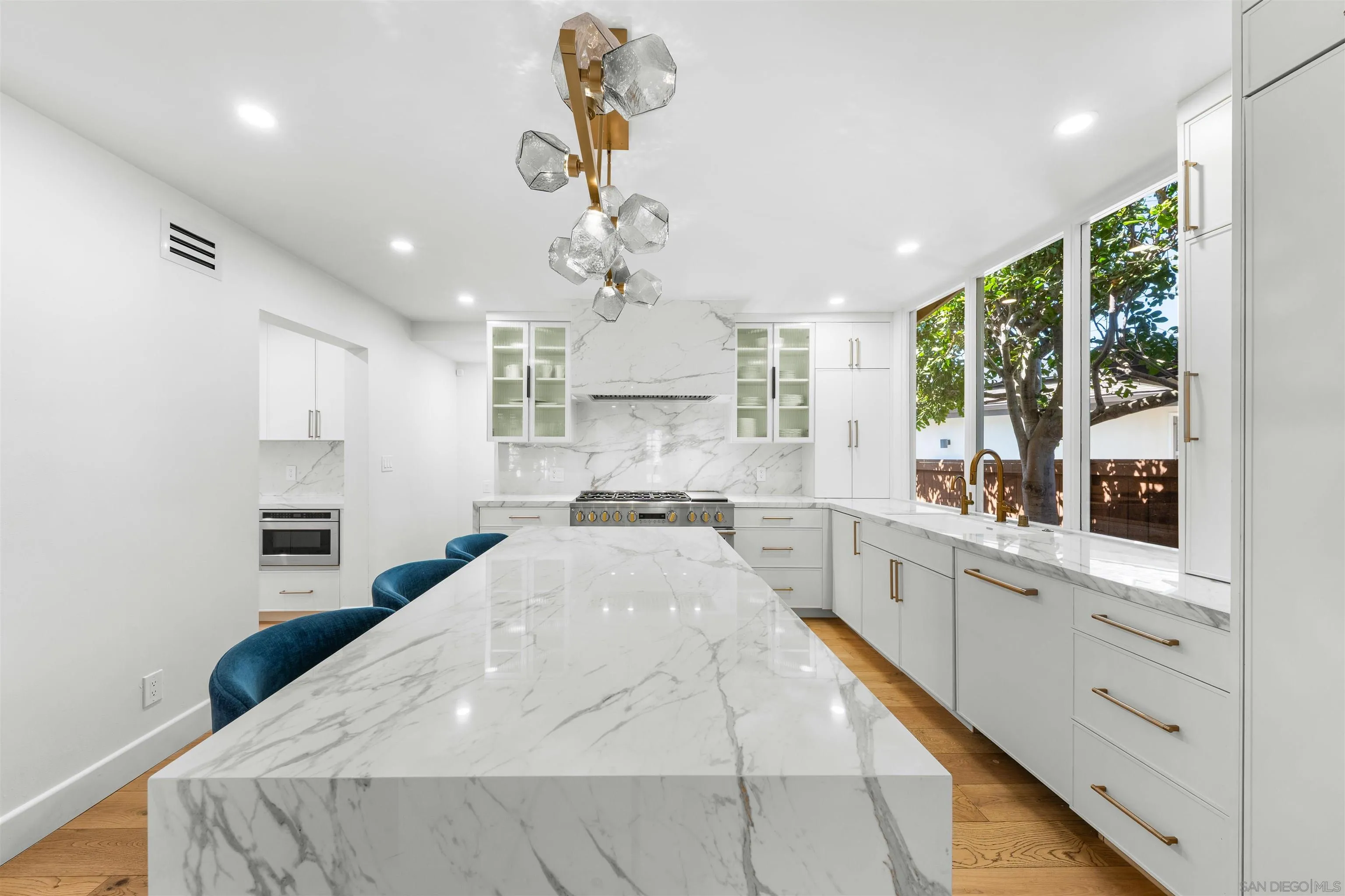 https://cdn.realtyfeed.com/cdn/127/260022480/fba2f476efb52c3b8e626f223ed21bcd.webp