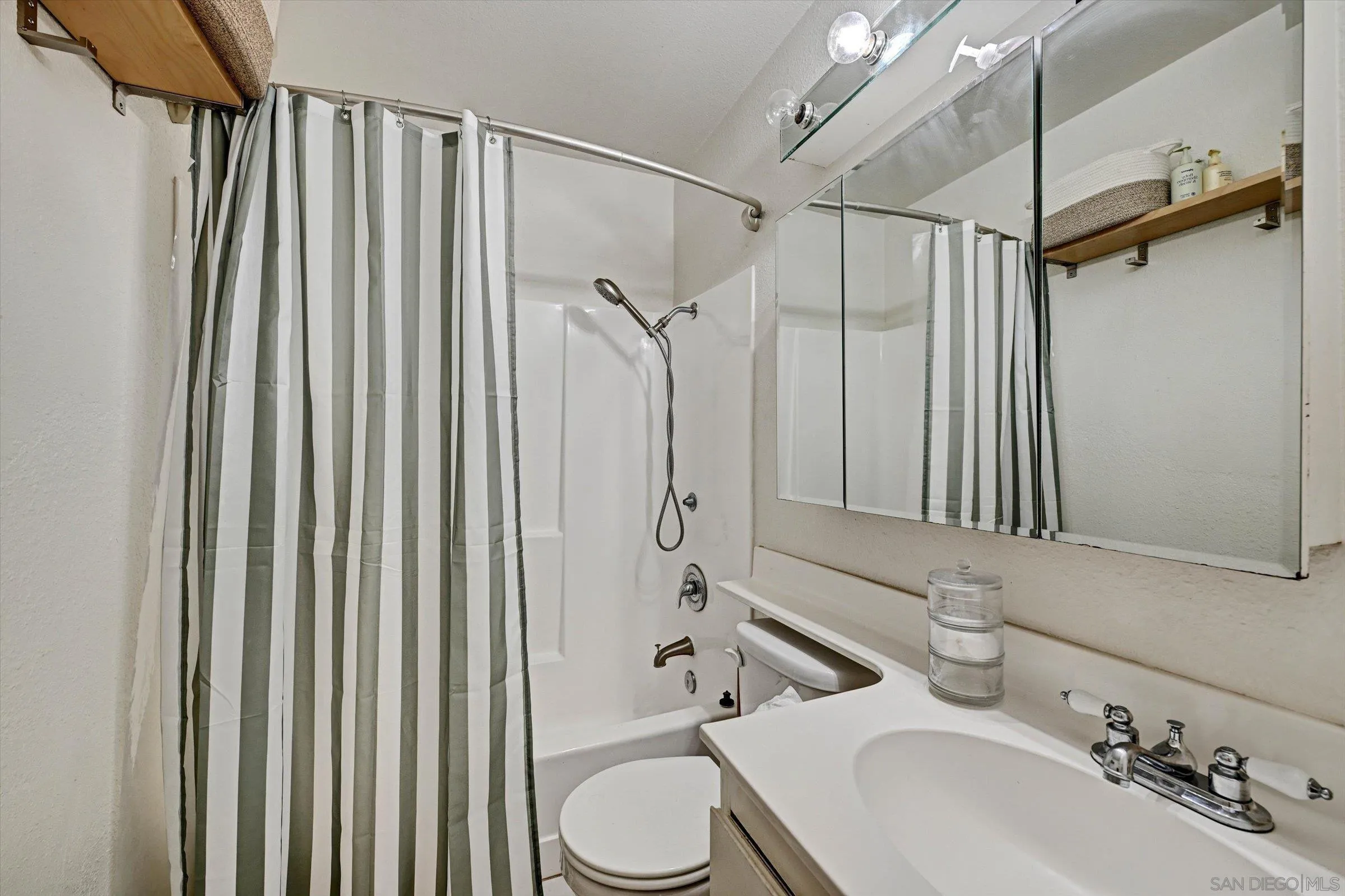 https://cdn.realtyfeed.com/cdn/127/260022490/0725b602f7446882937f9aed1d53e5fb.webp