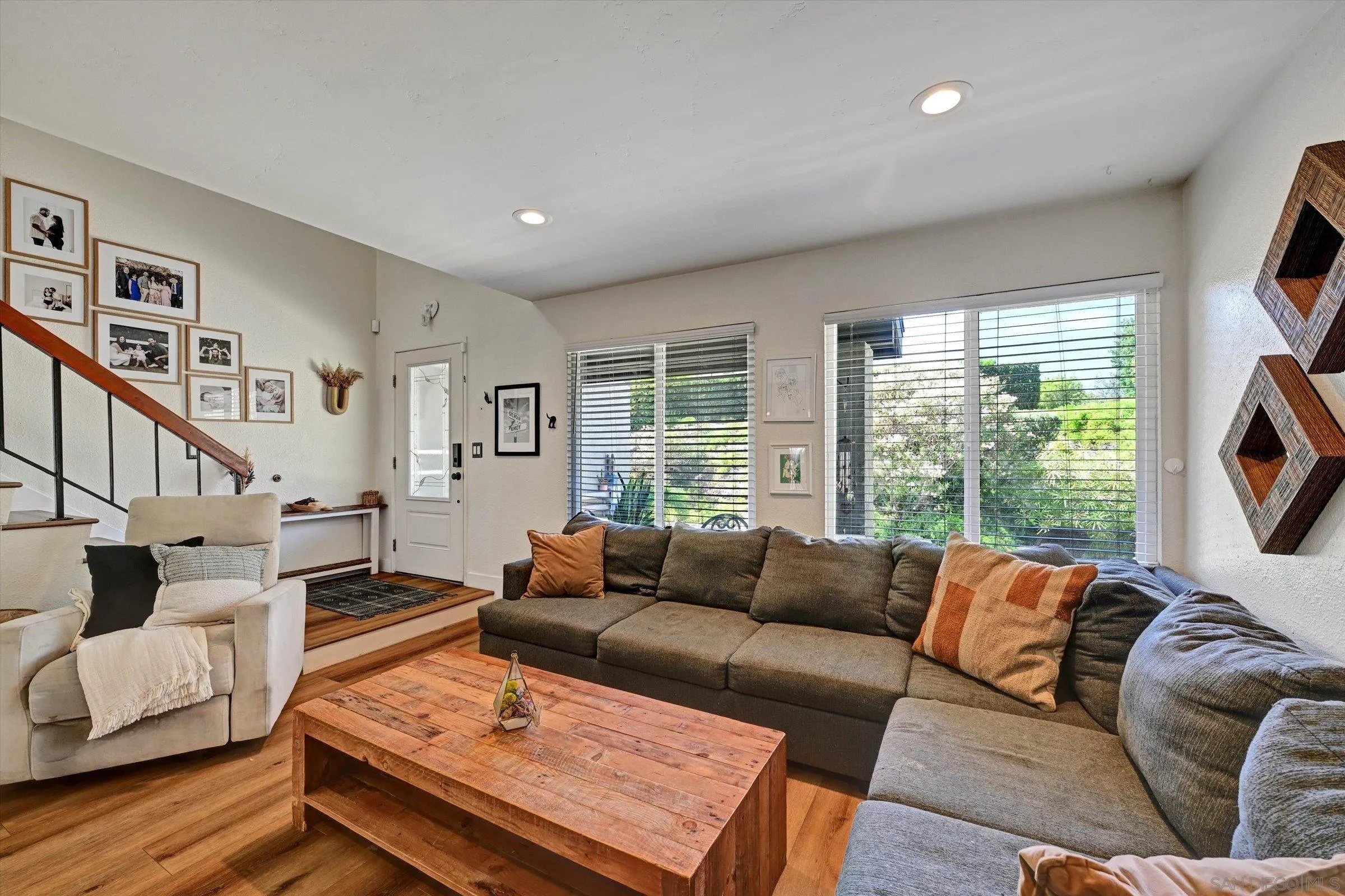 https://cdn.realtyfeed.com/cdn/127/260022490/09383d1d441d48e604de6850acd2e75a.webp