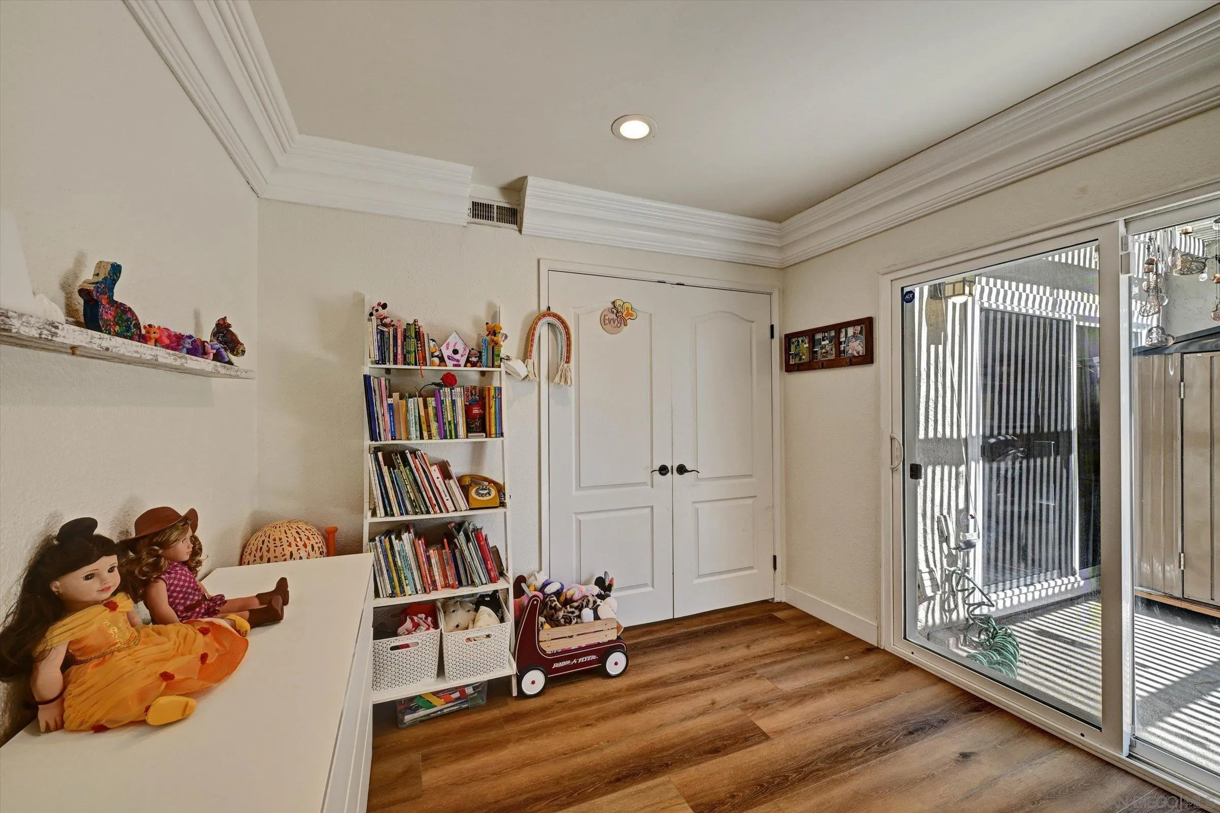 https://cdn.realtyfeed.com/cdn/127/260022490/6f5c1afc9e2987f55f2611e5b177de6e.webp